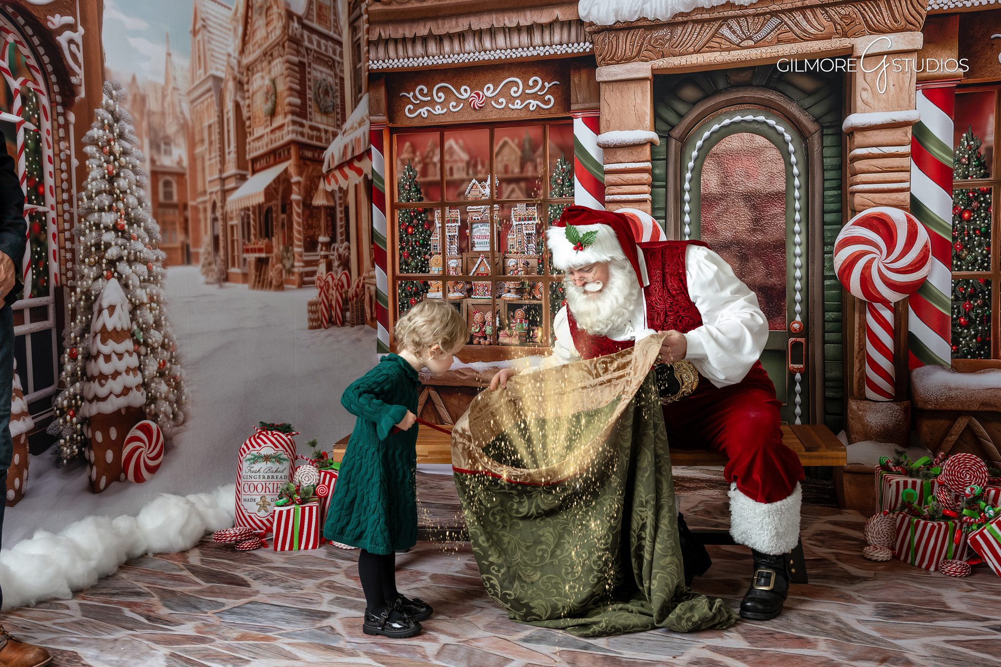 Tempe holiday portrait photography featuring classic Santa décor,

San Tan Valley Santa mini session photographer capturing warm family moments,