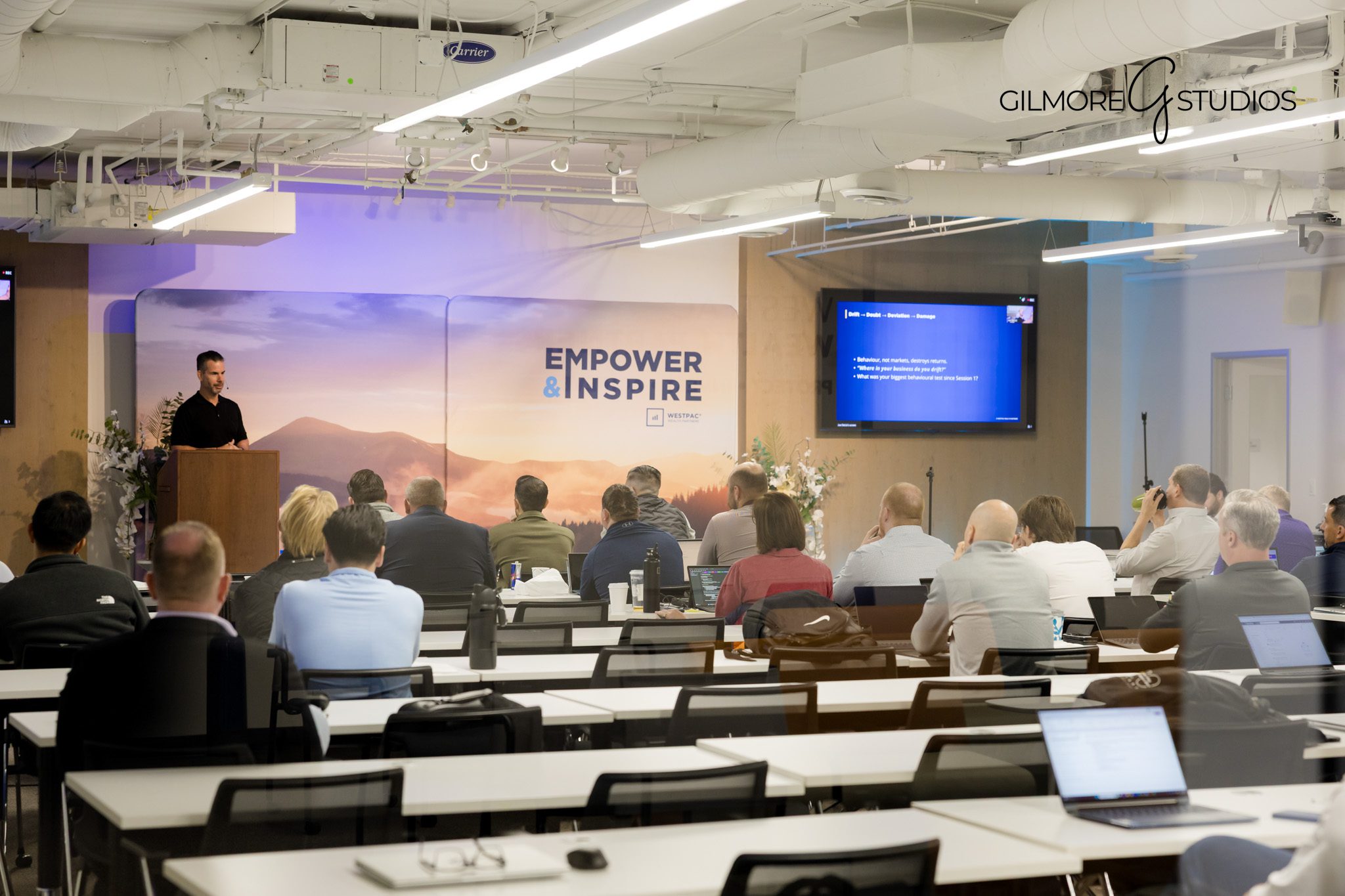 Professional business headshot Phoenix AZ studio portrait Gilmore Studios

Phoenix corporate photography branding portraits by Gilmore Studios Arizona