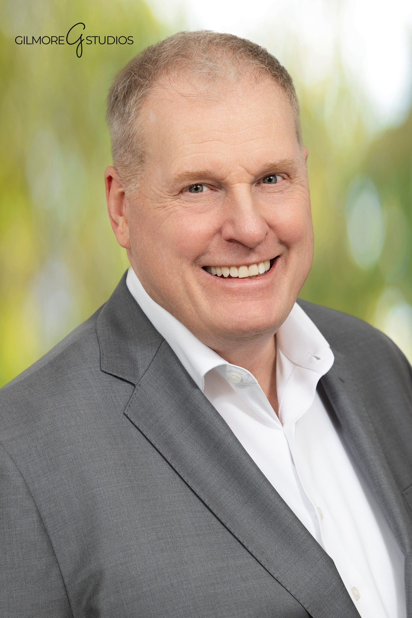 Business event photography featuring sponsor signage and branding.
Corporate photographer capturing awards handed out at gala event.