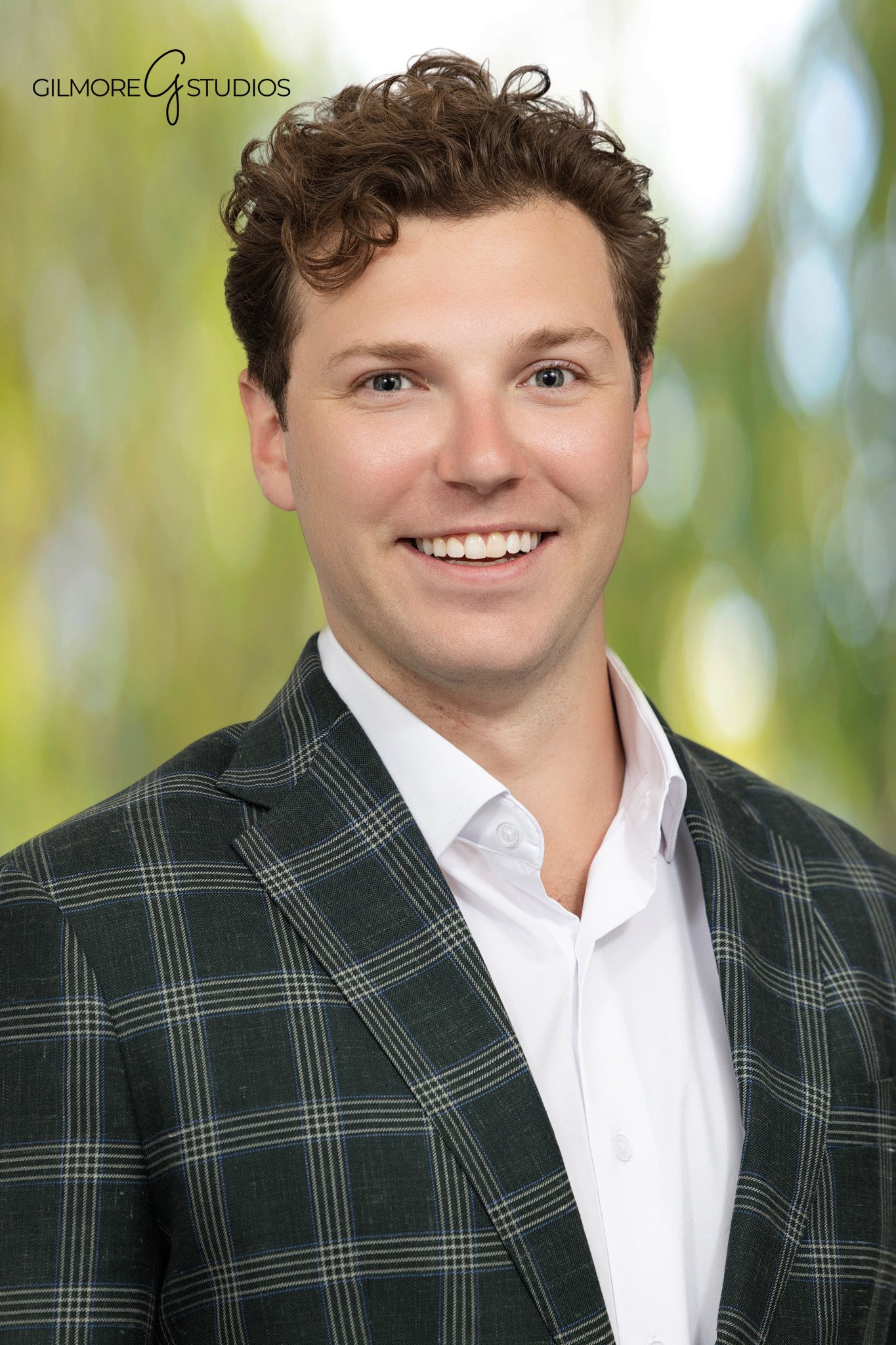 Corporate photography showing close-up of event materials and branding.
Event photographer capturing ribbon cutting at corporate launch.