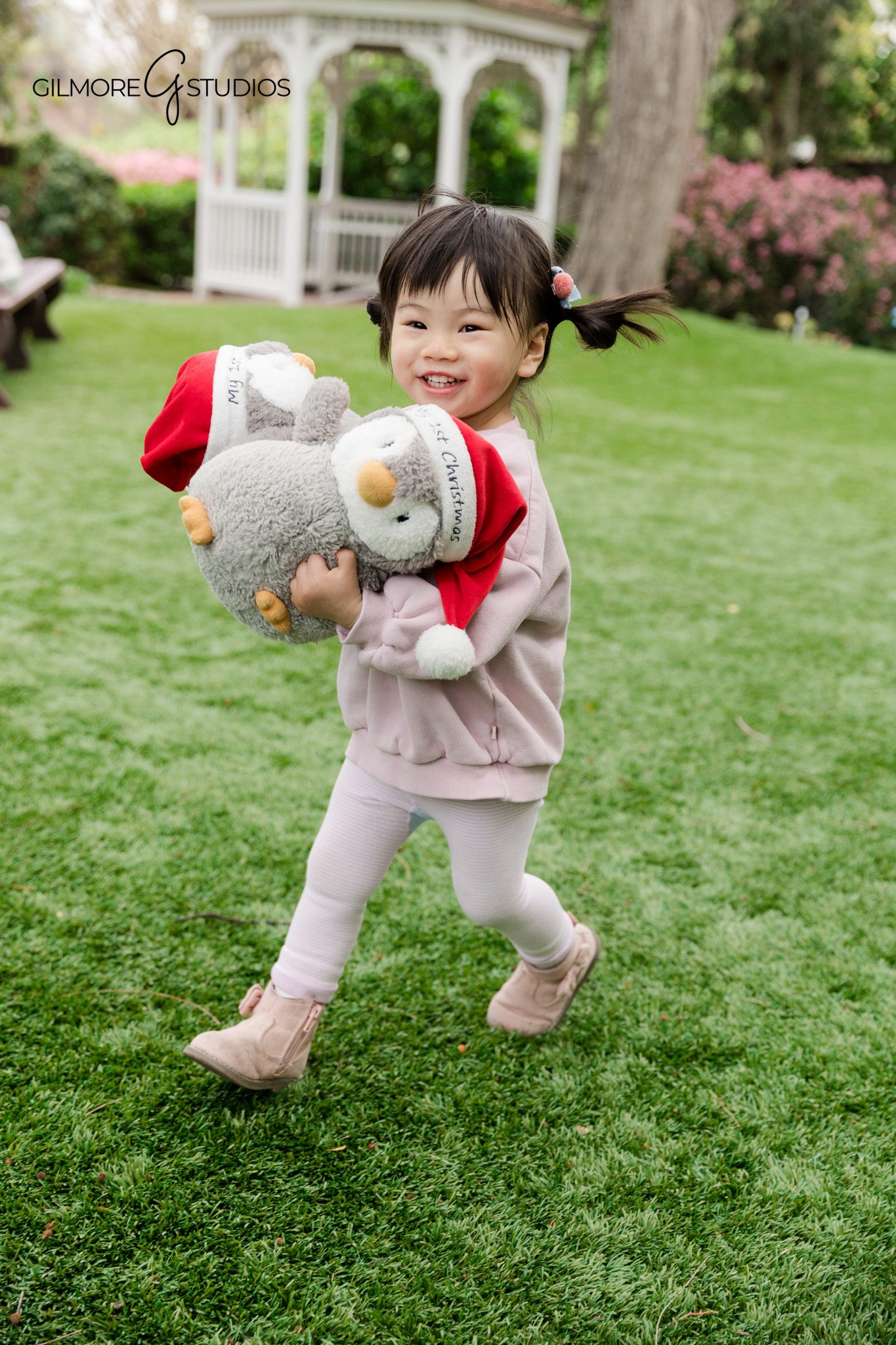 Ice cream shop birthday photos capturing authentic toddler personality
Toddler birthday photography session photographed with natural light