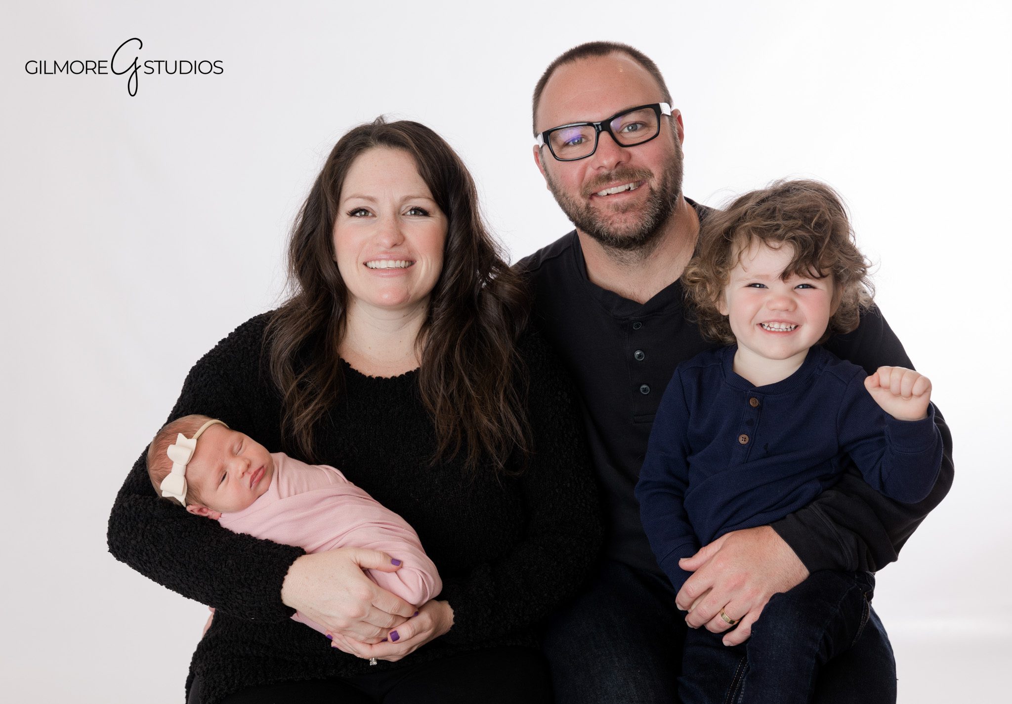 Phoenix newborn photographer capturing a fine art newborn session

Fine art newborn photography with minimal and refined styling