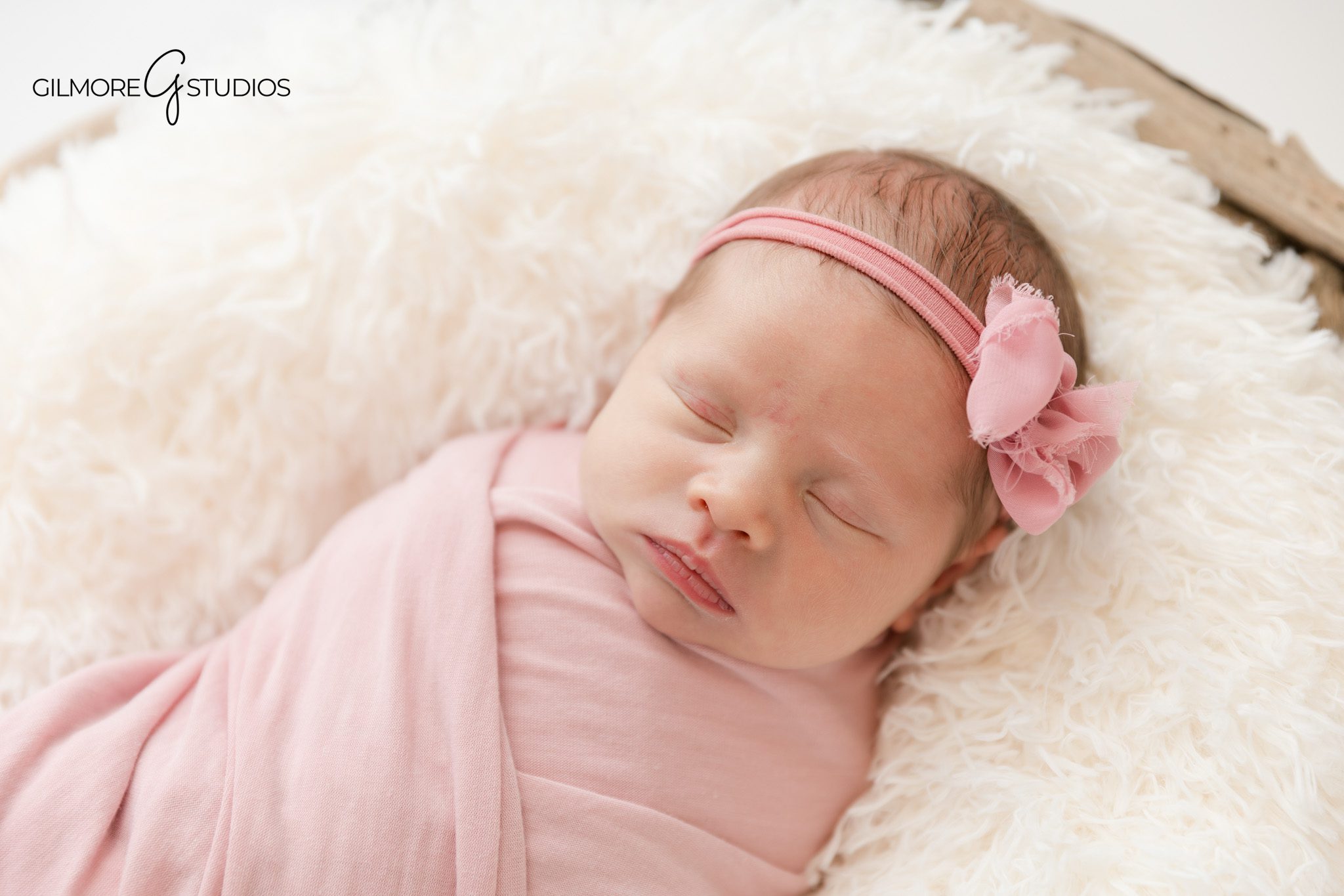 Phoenix Arizona newborn photographer documenting a newborn milestone

Fine art baby portrait photography captured in studio