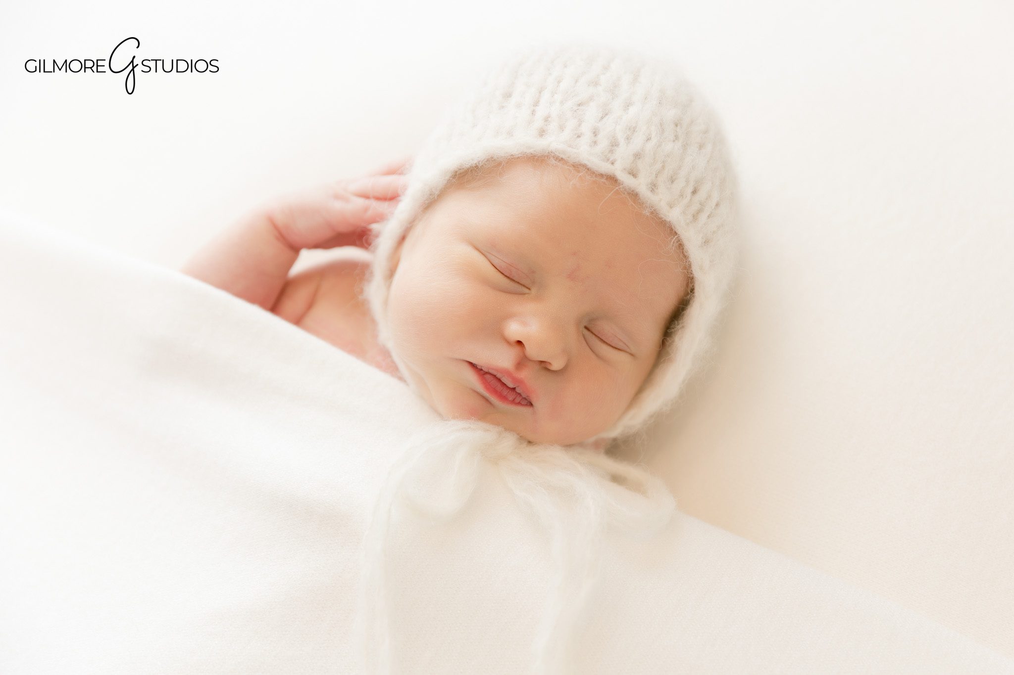 Fine art newborn photography designed for lasting family keepsakes

Luxury newborn portrait photography captured by a professional photographer