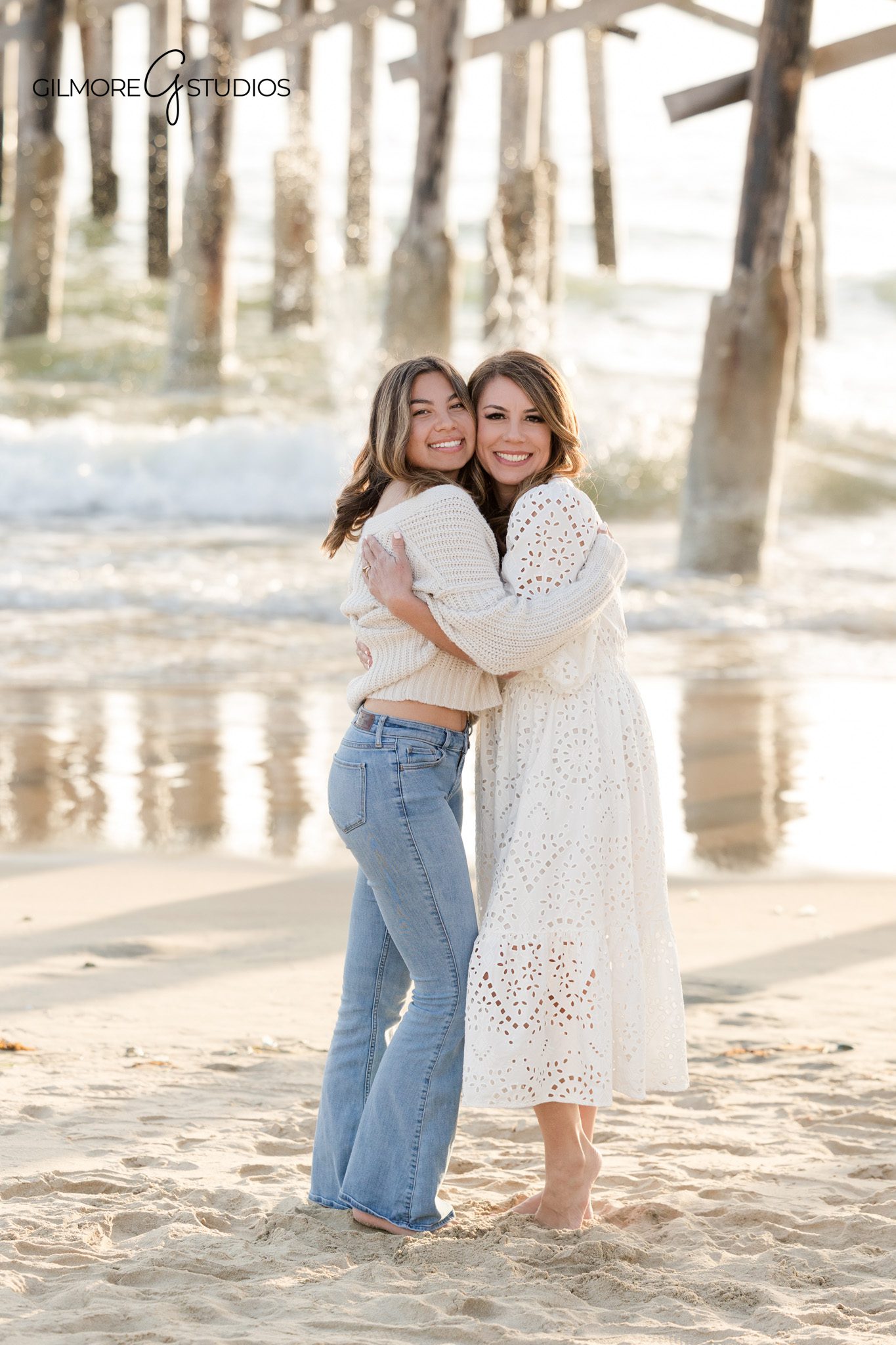 Pier family photography capturing genuine interaction in Newport Beach

Newport Beach family photographer documenting movement and connection at the pier