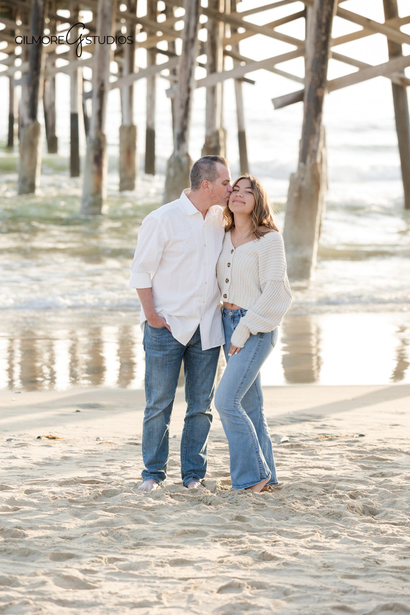 Family photography session at Newport Pier with neutral styling

Newport Beach family photographer capturing joyful family moments