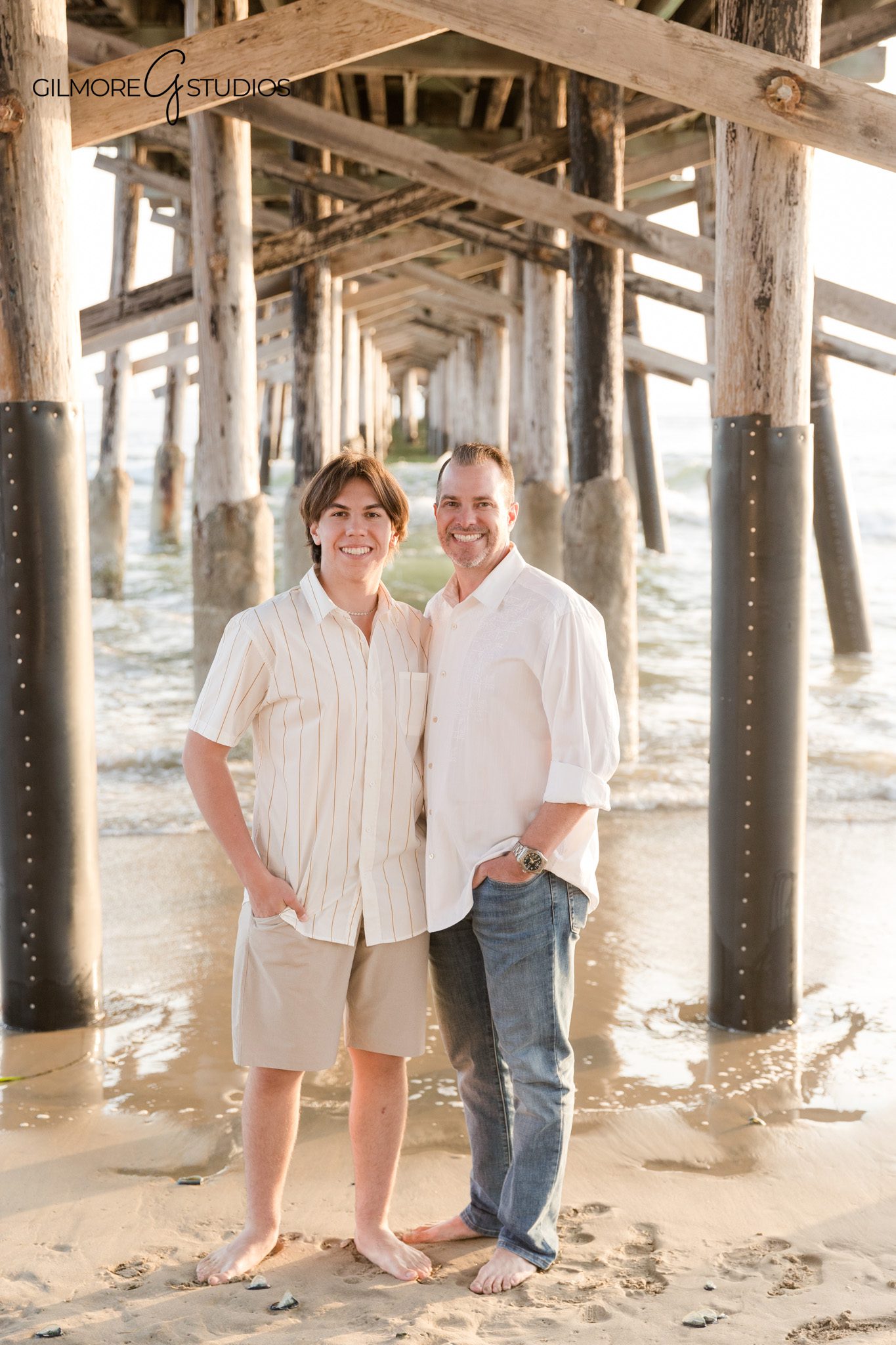 Family photography at Newport Pier captured by a professional photographer

Newport Beach family photographer creating lifestyle family portraits
