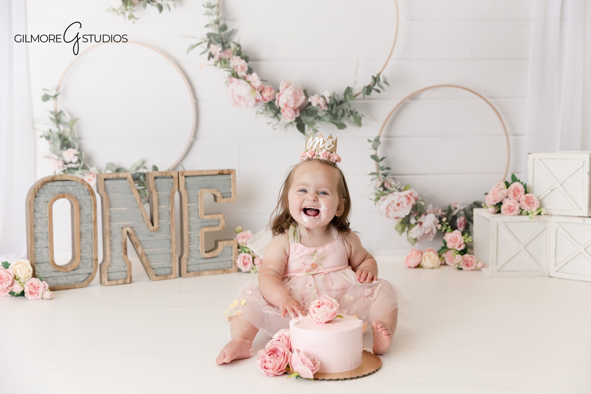 Newport Beach cake smash photography showcasing baby personality

Cake smash portrait photography created with timeless editing