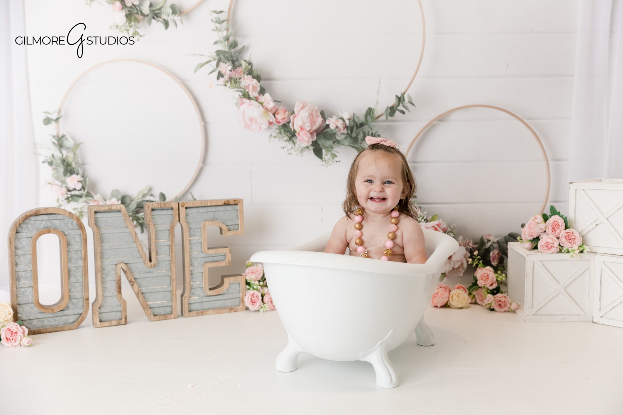 First birthday photography session photographed by an Orange County photographer

Newport Beach cake smash photography capturing authentic baby moments