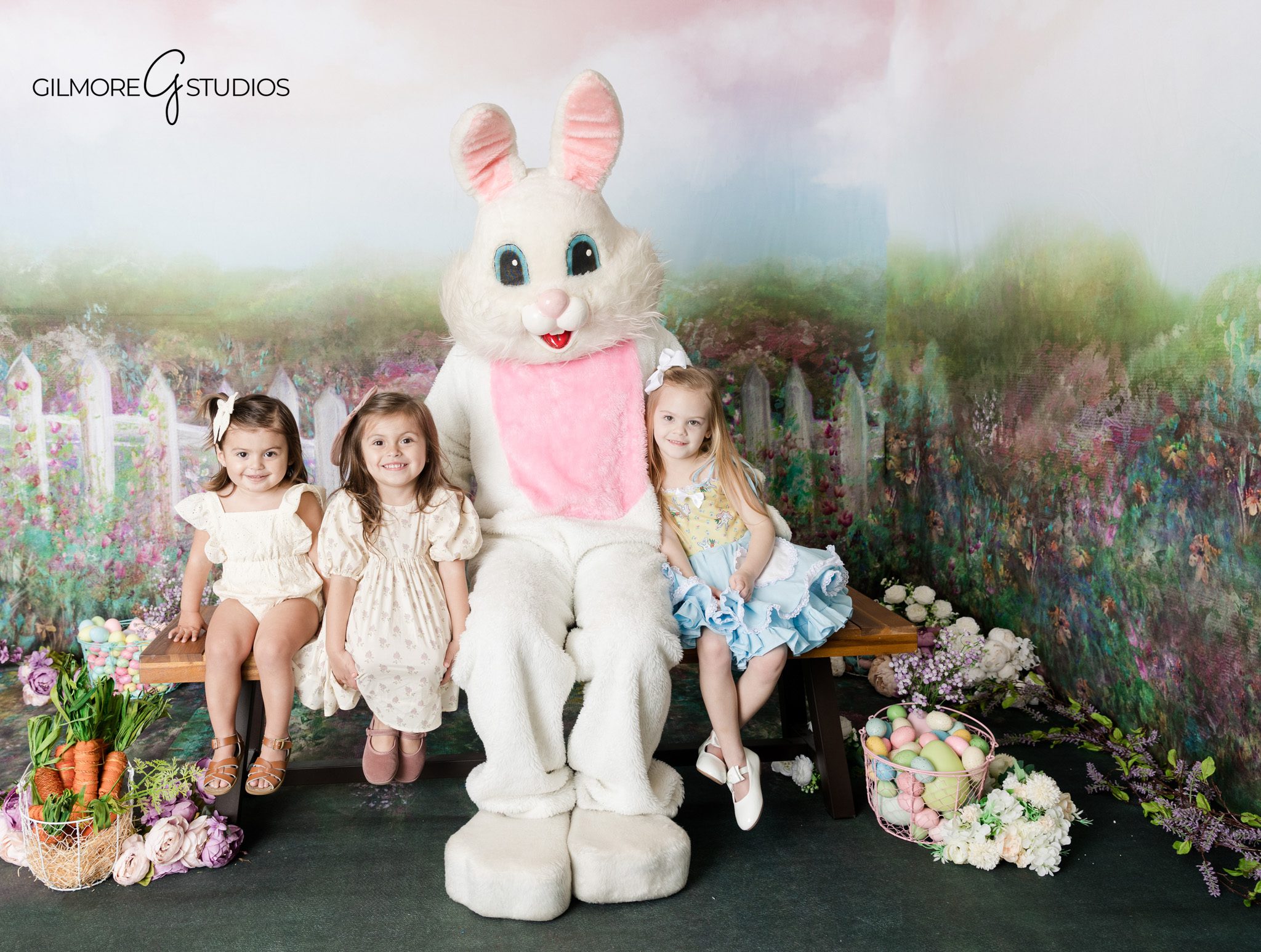 Easter Bunny photography minis showcasing spring themed portraits

Studio Easter Bunny portrait photography captured by Gilmore Studios