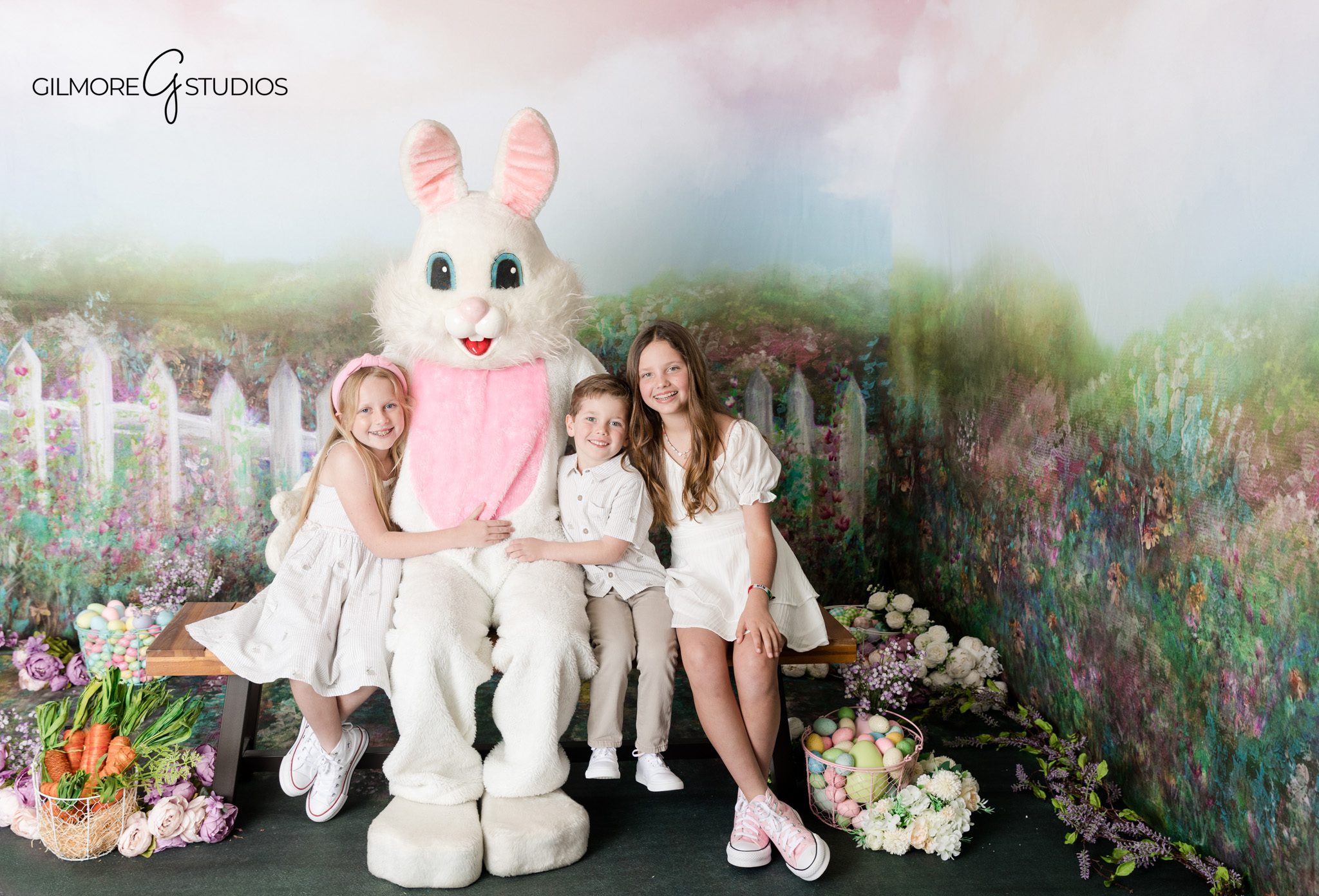 Easter Bunny family portrait photographed by a professional photographer

Spring Easter Bunny portrait photography in a studio setting