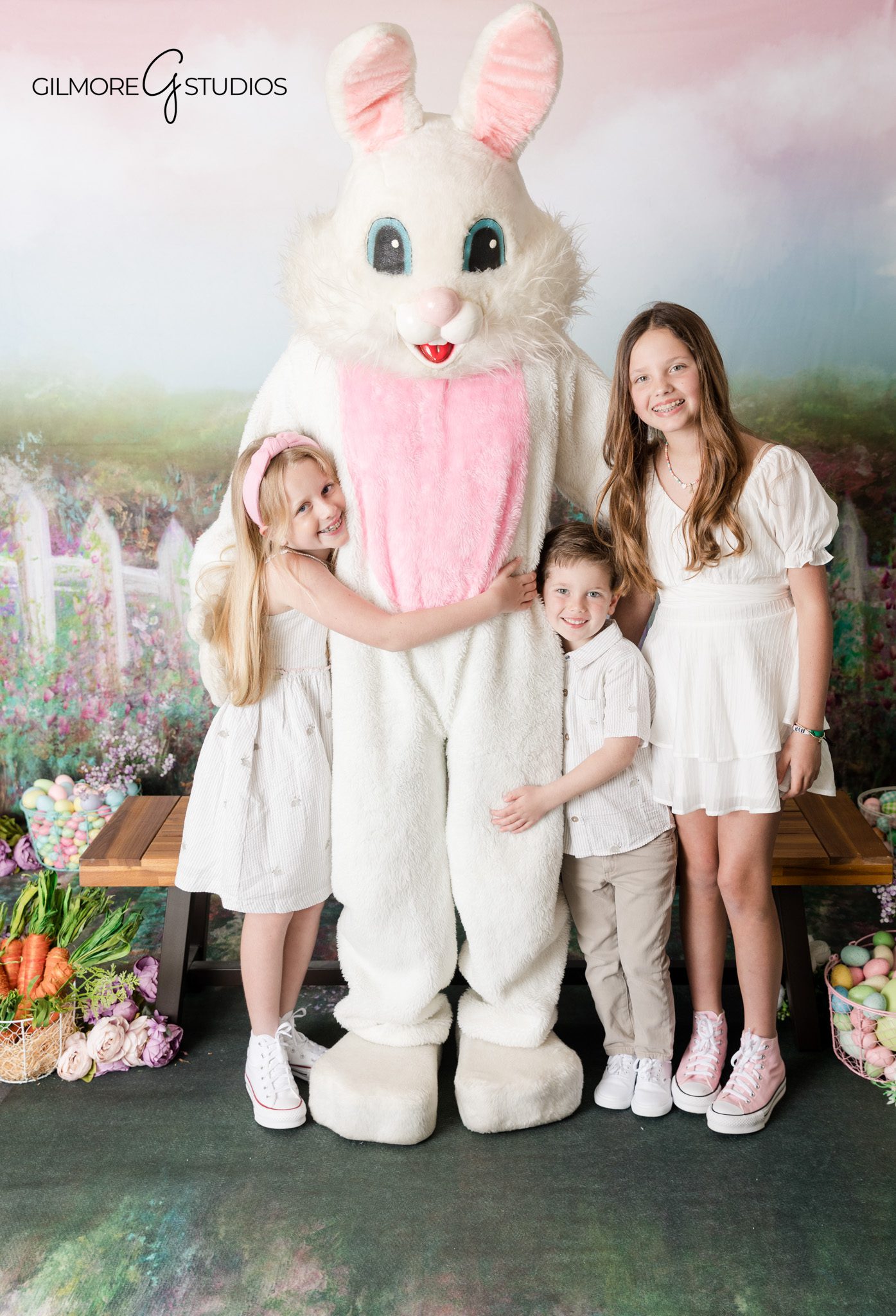 Child Easter Bunny portrait photography captured by an Orange County photographer

Family Easter Bunny photography session photographed in studio