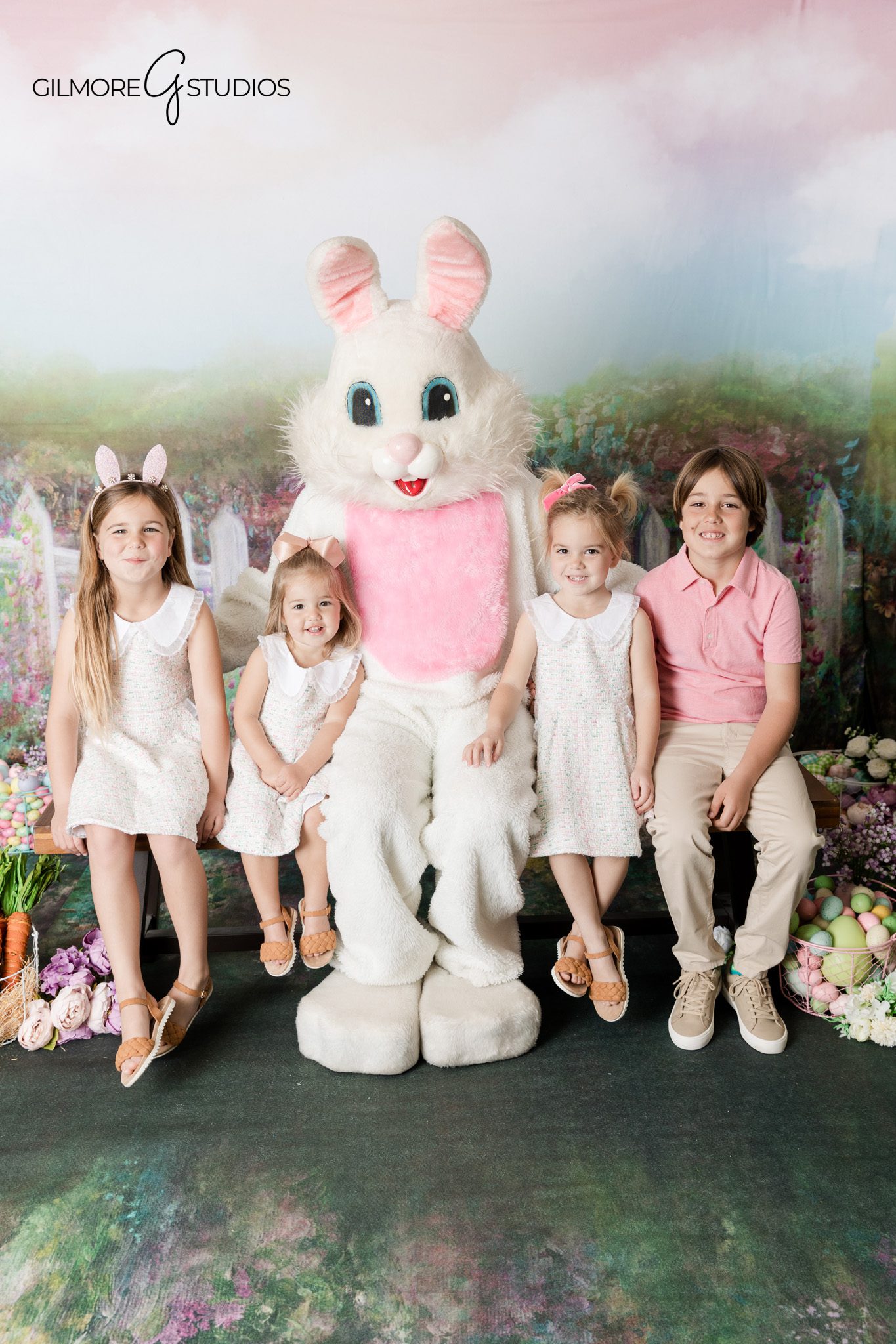 Child Easter Bunny portrait photographed during a studio mini session

Professional photographer capturing Easter Bunny portraits for families