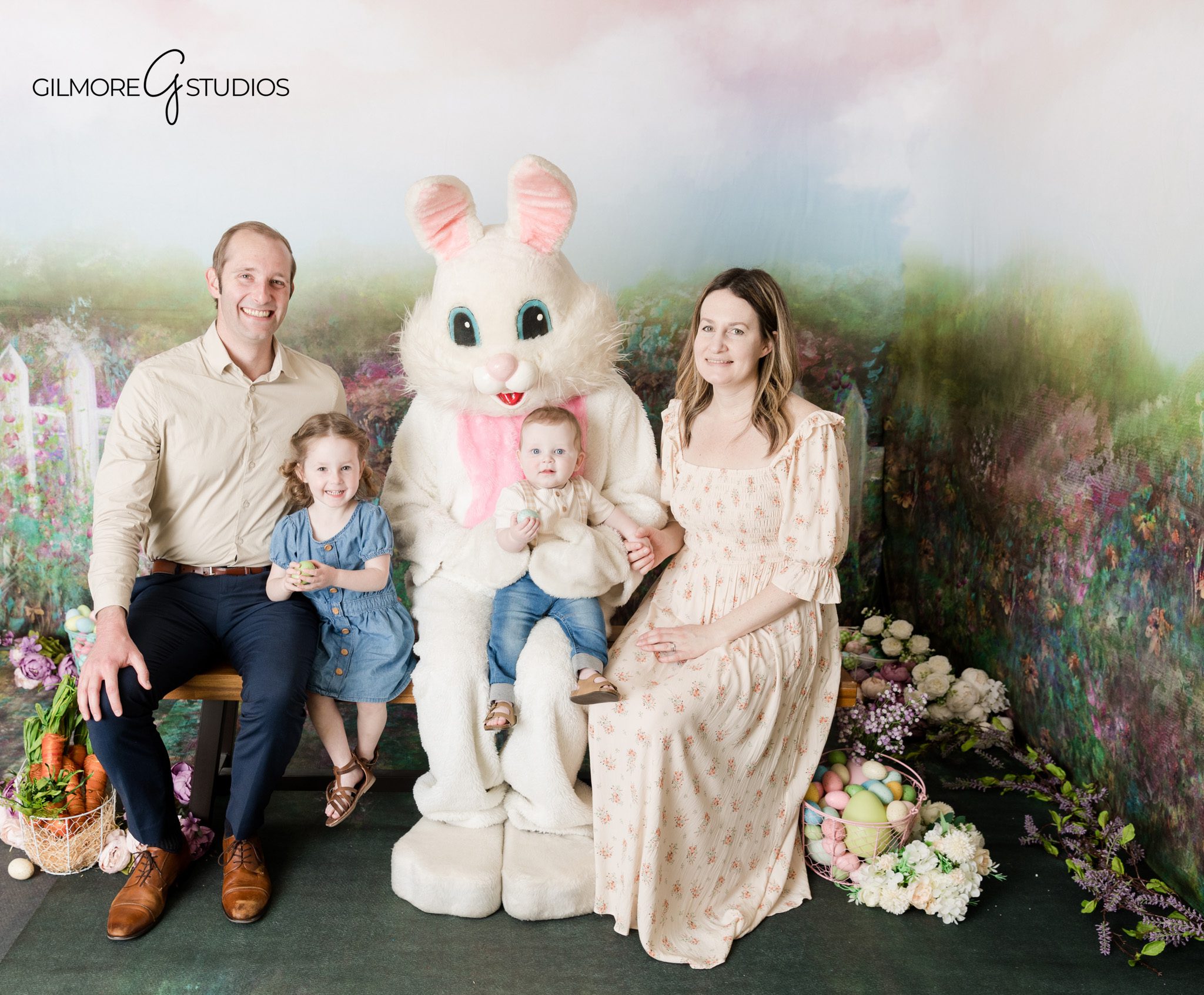 Easter Bunny mini session portrait photographed by an Orange County family photographer

Studio Easter Bunny portrait photography capturing a smiling child