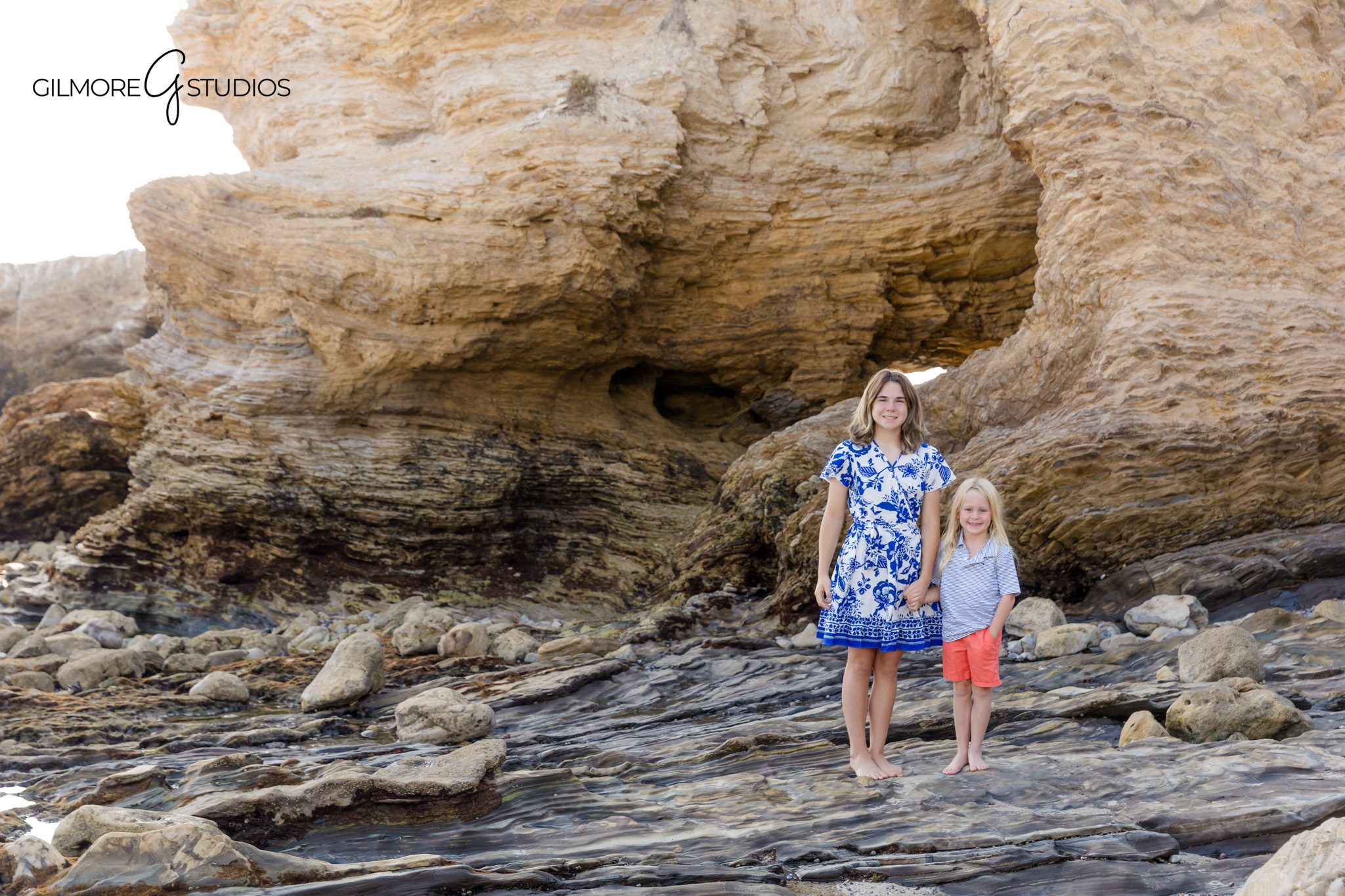 Corona del Mar portrait photographer capturing coastal engagement images.

Family photographer documenting kids exploring tide pools.