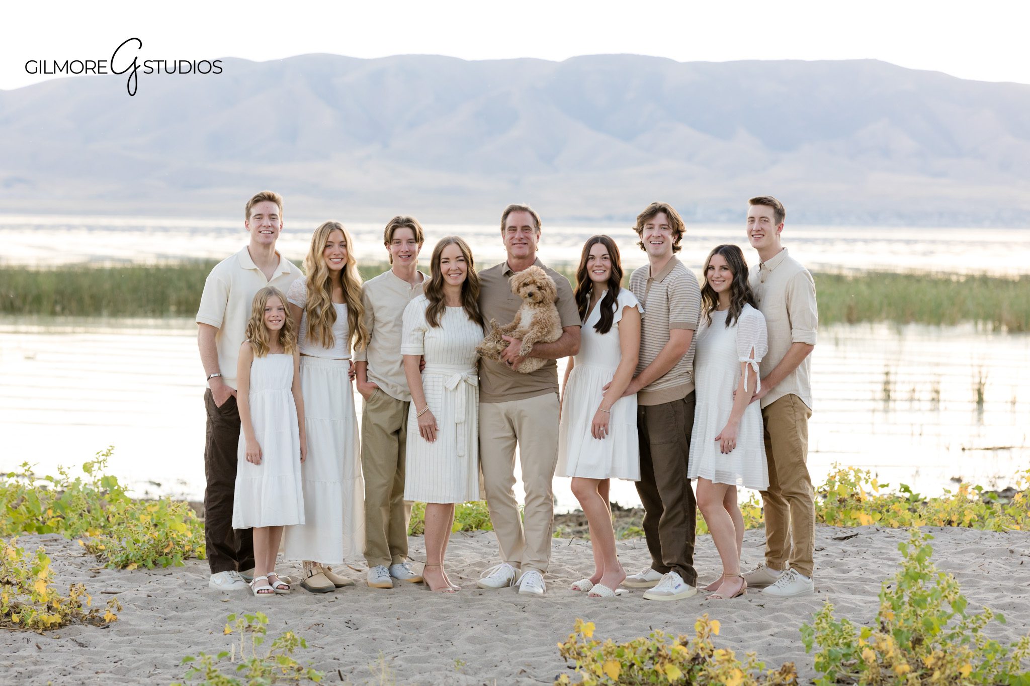 Warm lifestyle portrait photography of Just Ingredients family.

Utah valley family photographer capturing relaxed portraits.