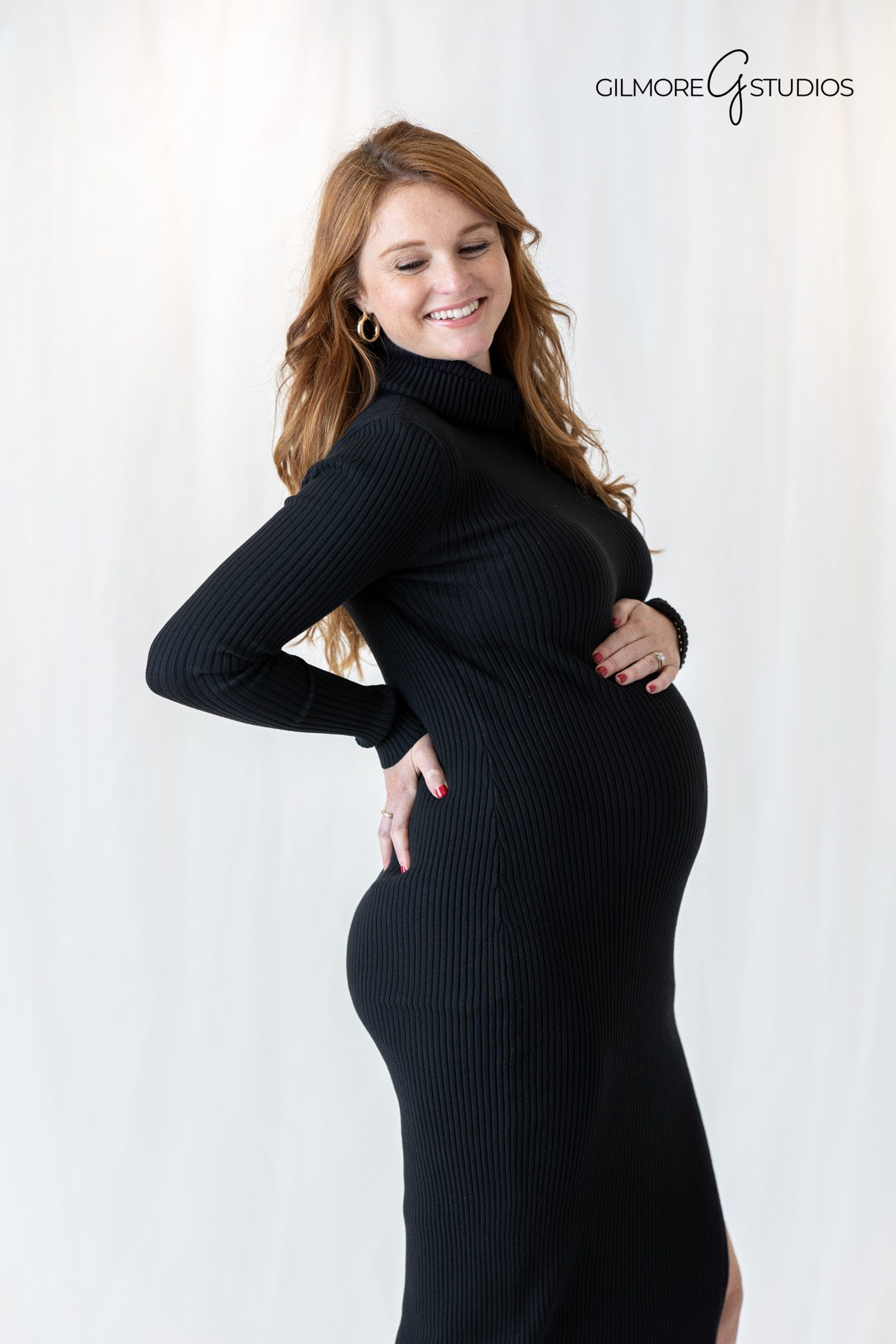 Gilmore Studios maternity session simple white backdrop

classic maternity photography with minimal design