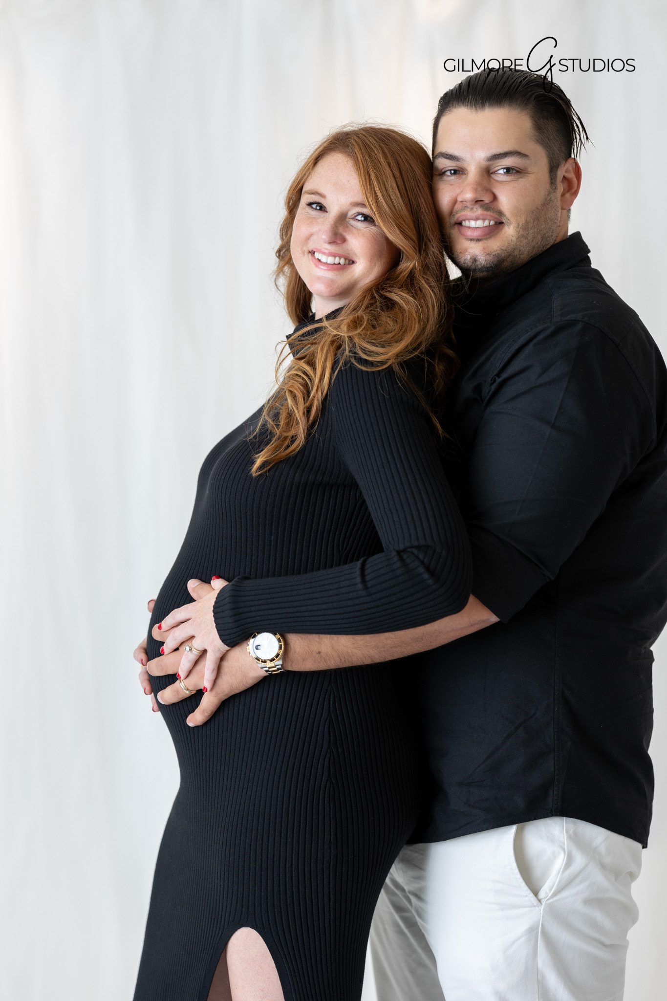 baby bump close up photo in black and white

Newport Beach maternity photographer posing guidance