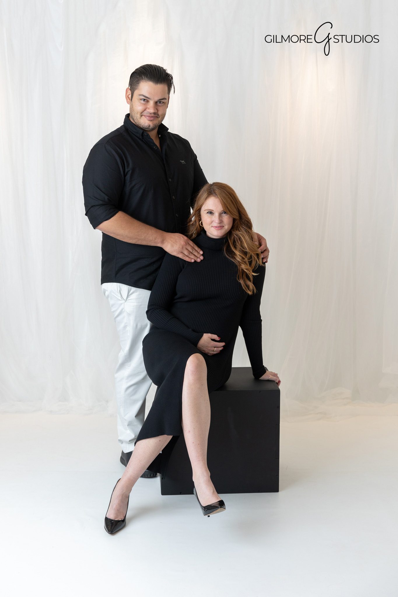fine art maternity portrait photography OC

modern maternity studio photography Newport Beach