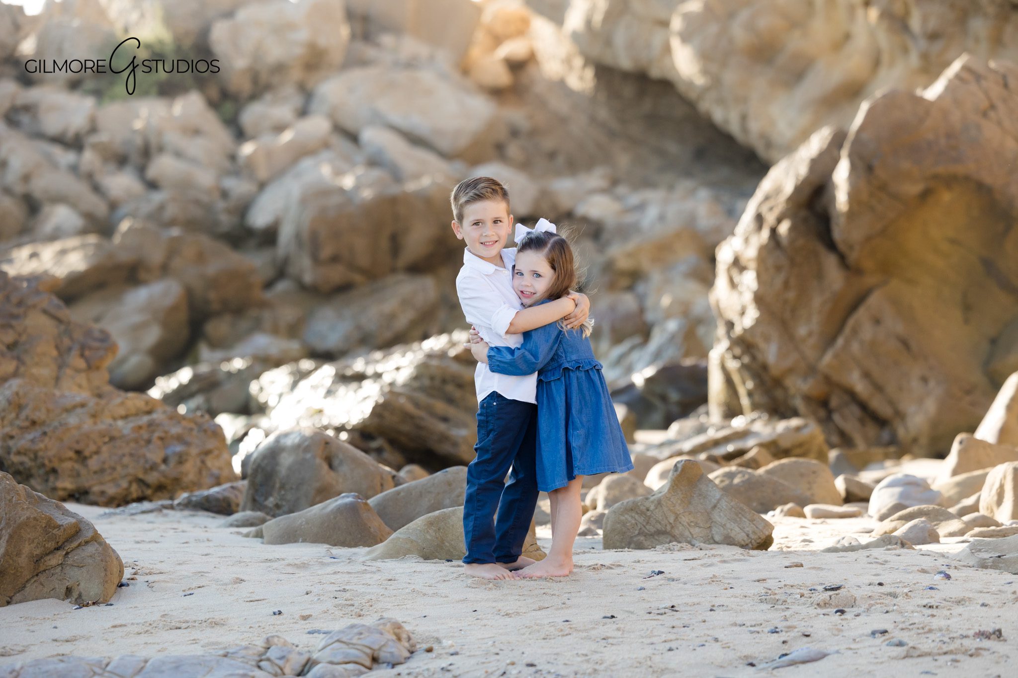 Candid portrait photography at Little Corona Beach tide pools.

Newport Beach family photographer capturing natural interactions.
