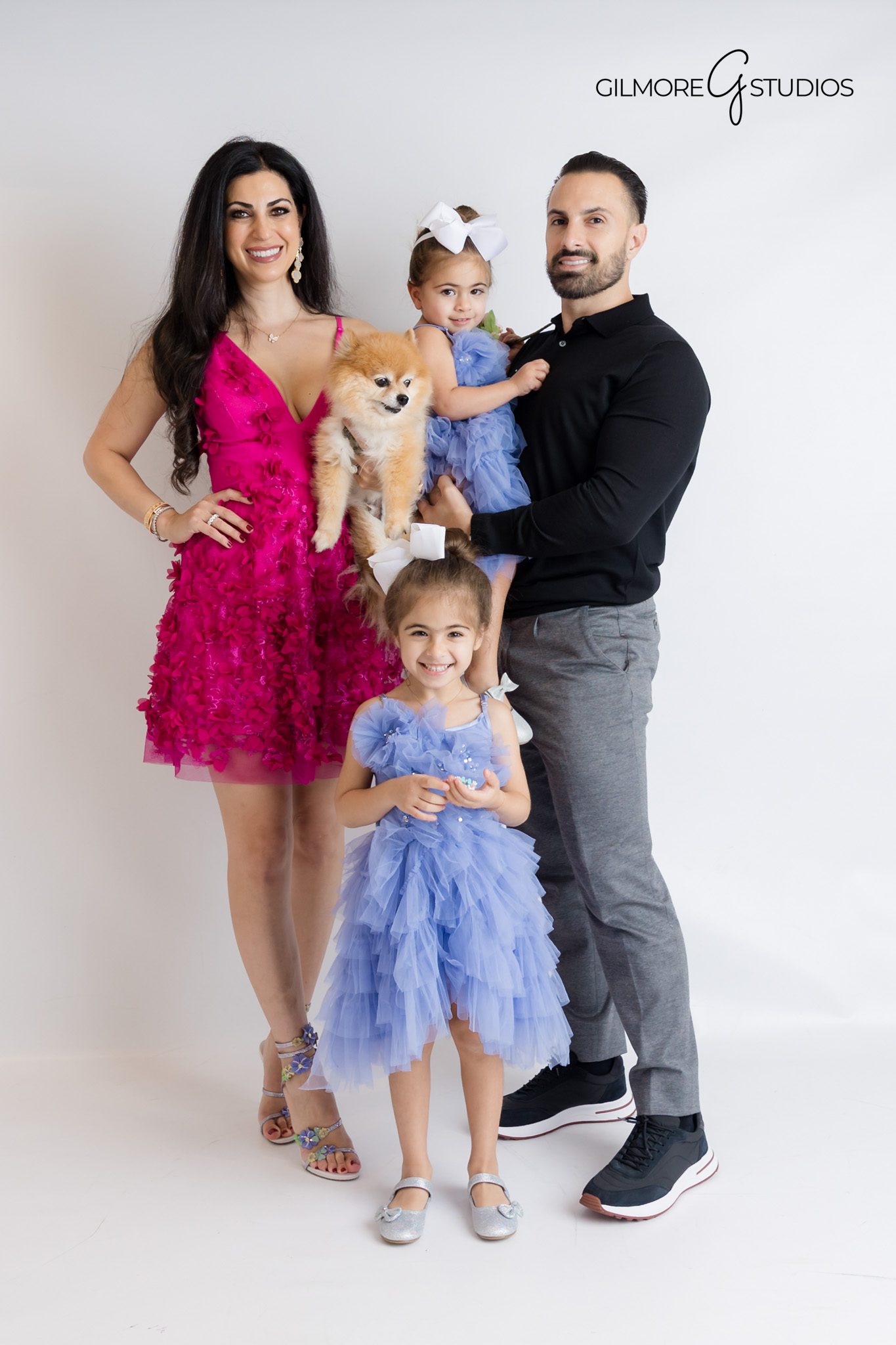 Frozen theme photographer capturing playful birthday moments.

Studio Frozen photoshoot with icy blue color palette.