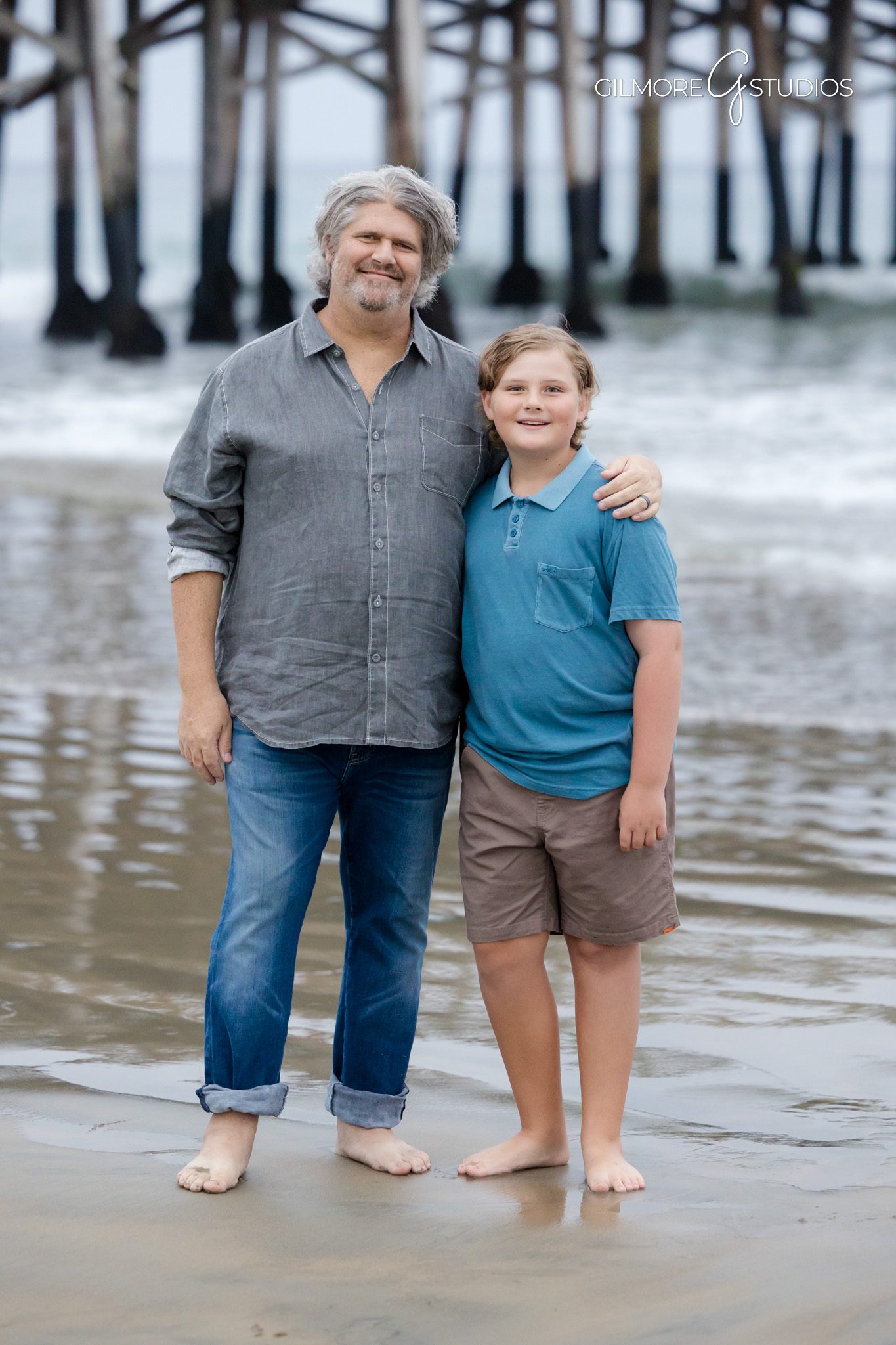 Natural light beach portrait photography at Newport Pier.

Newport Pier photographer capturing detailed close-up family portrait.