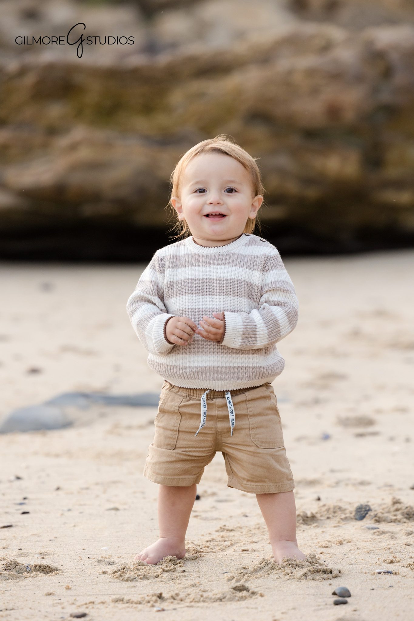 Family mini session at Little Corona Beach with soft natural lighting.

Orange County family photographer capturing relaxed beach lifestyle portraits.