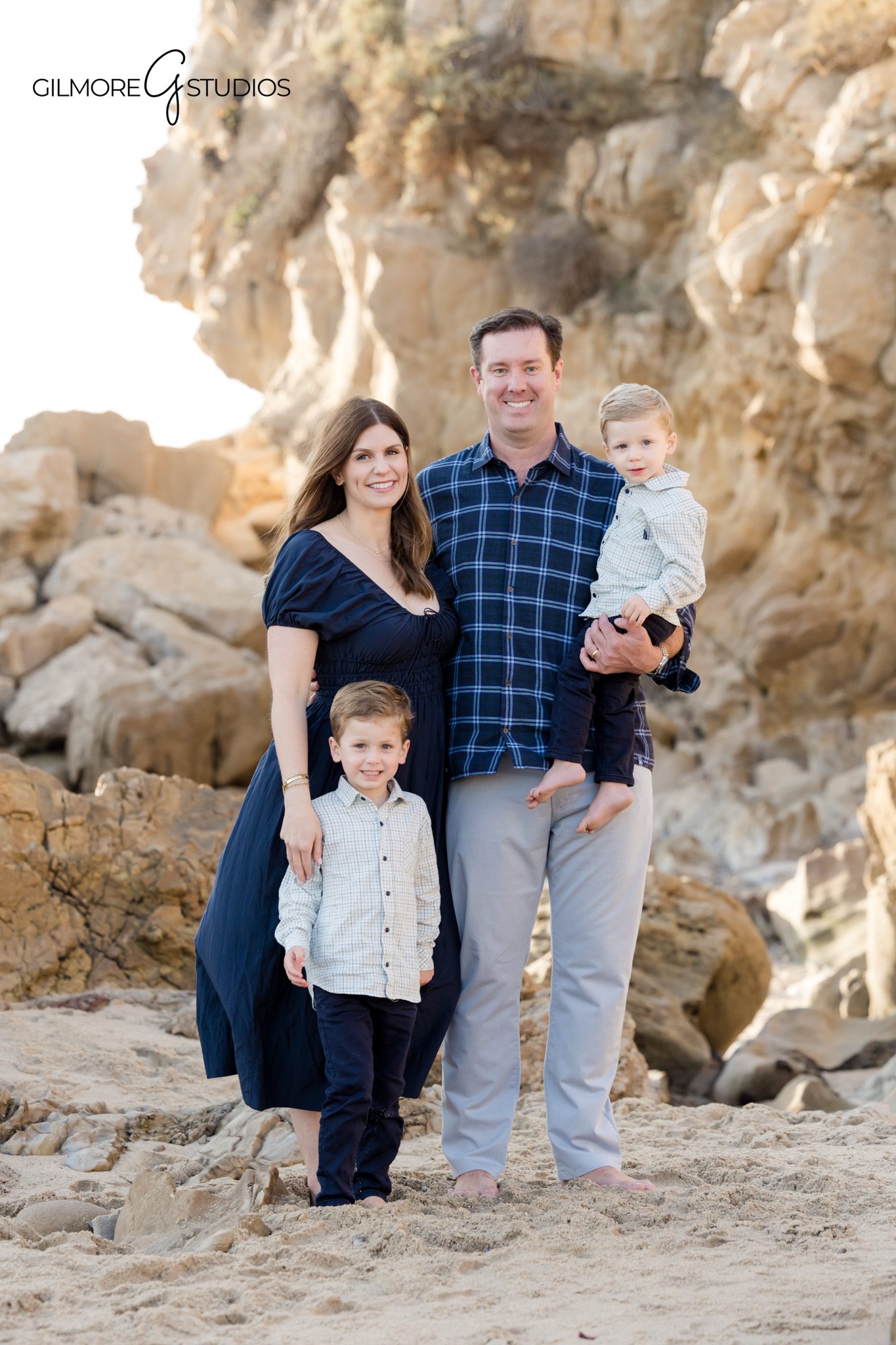 Little Corona family photography mini session with parents and children

Corona del Mar family photographer capturing beach family portraits at Little Corona