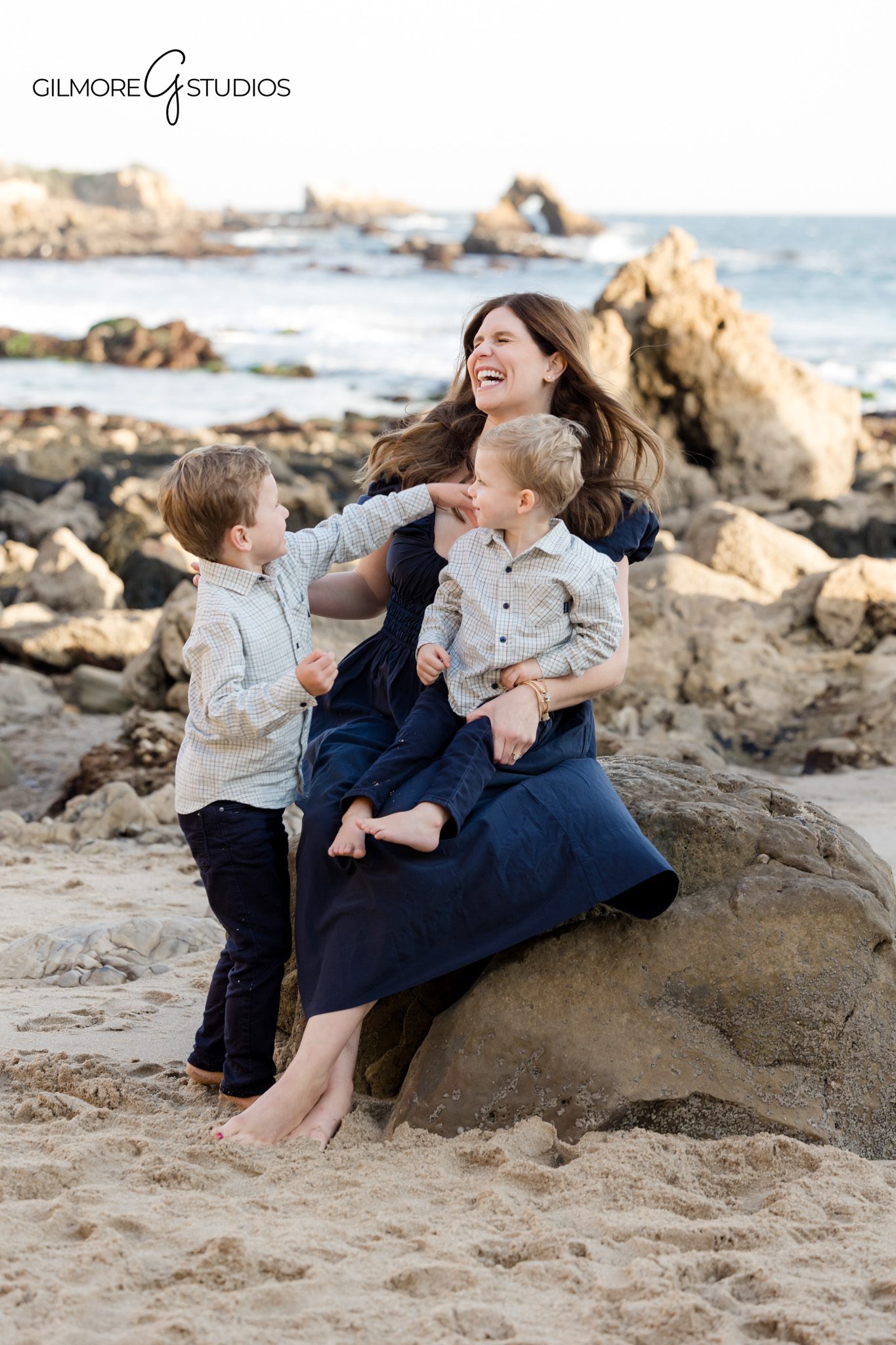 Newport Beach family photos taken during a Corona del Mar mini session

Corona del Mar family photographer capturing authentic family moments