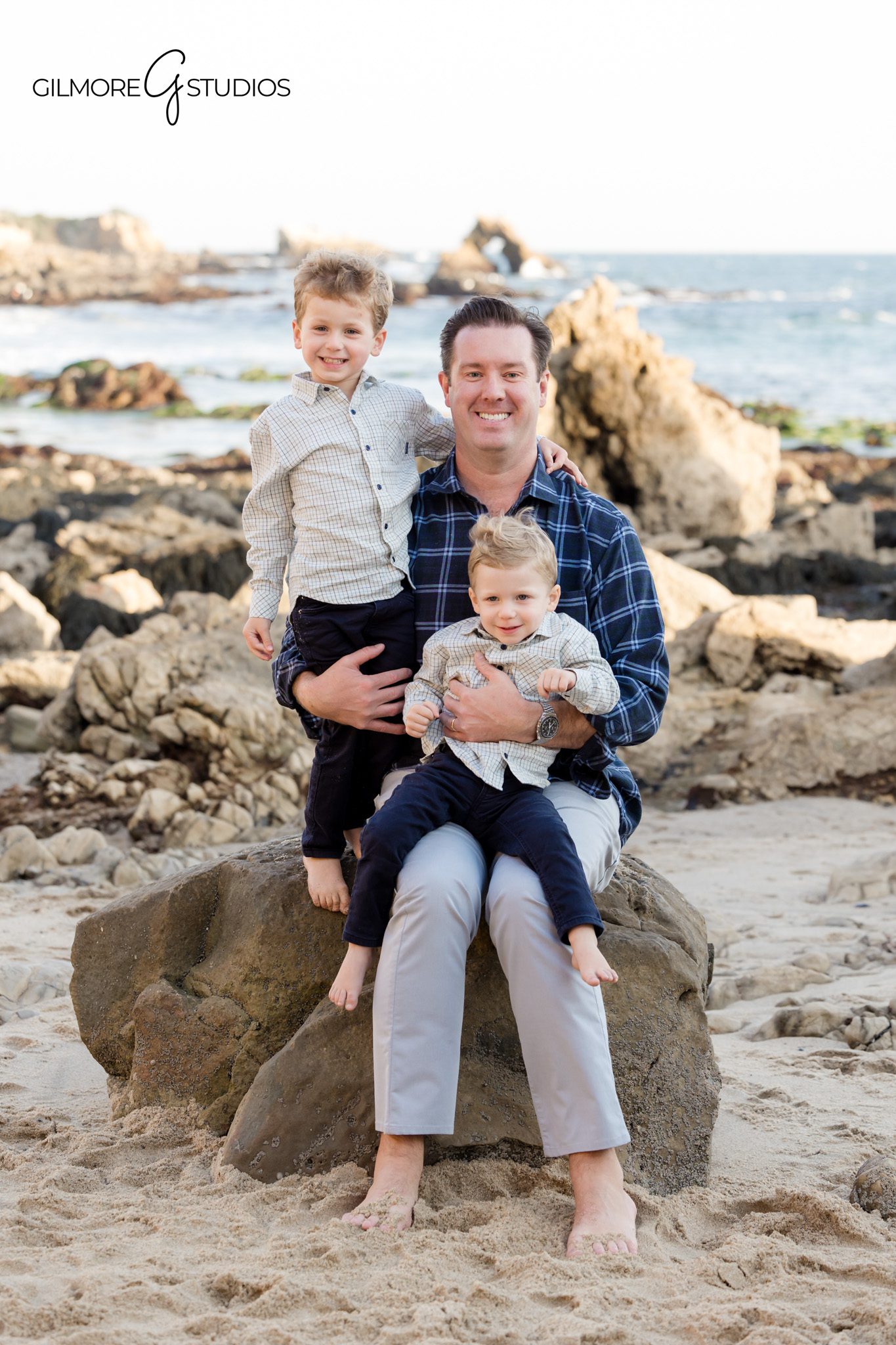 Newport Beach family photographer documenting a family at Little Corona Beach

Corona del Mar family portrait photography with timeless coastal style