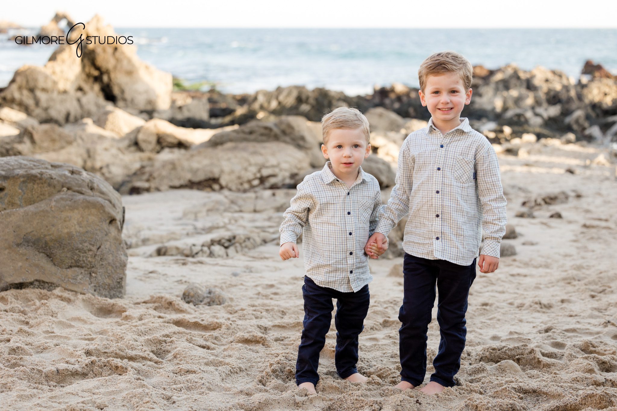 Little Corona Beach family photography with organic movement and connection

Family portrait photography Corona del Mar with coastal scenery