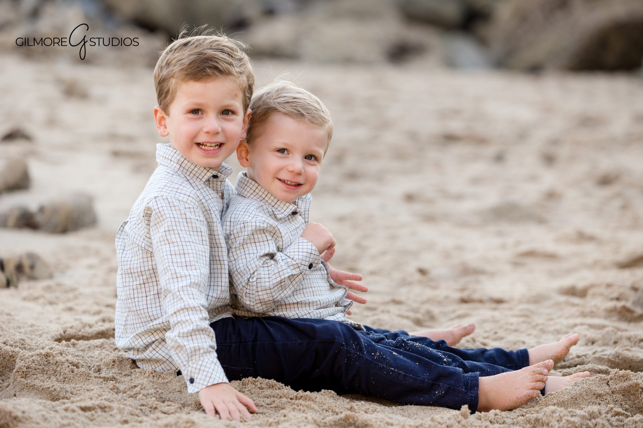 Newport Beach family photographer photographing family connection at Little Corona

Little Corona family mini session with timeless editing style