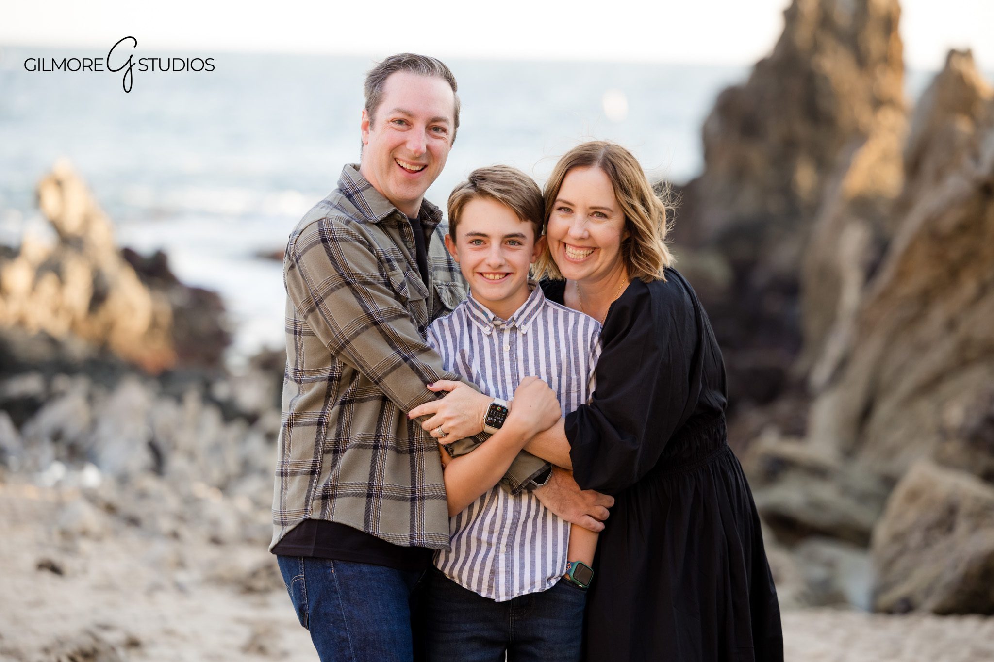 Family photography at Little Corona CDM featuring neutral outfits and coastal tones

Little Corona CDM family portraits photographed with soft coastal light