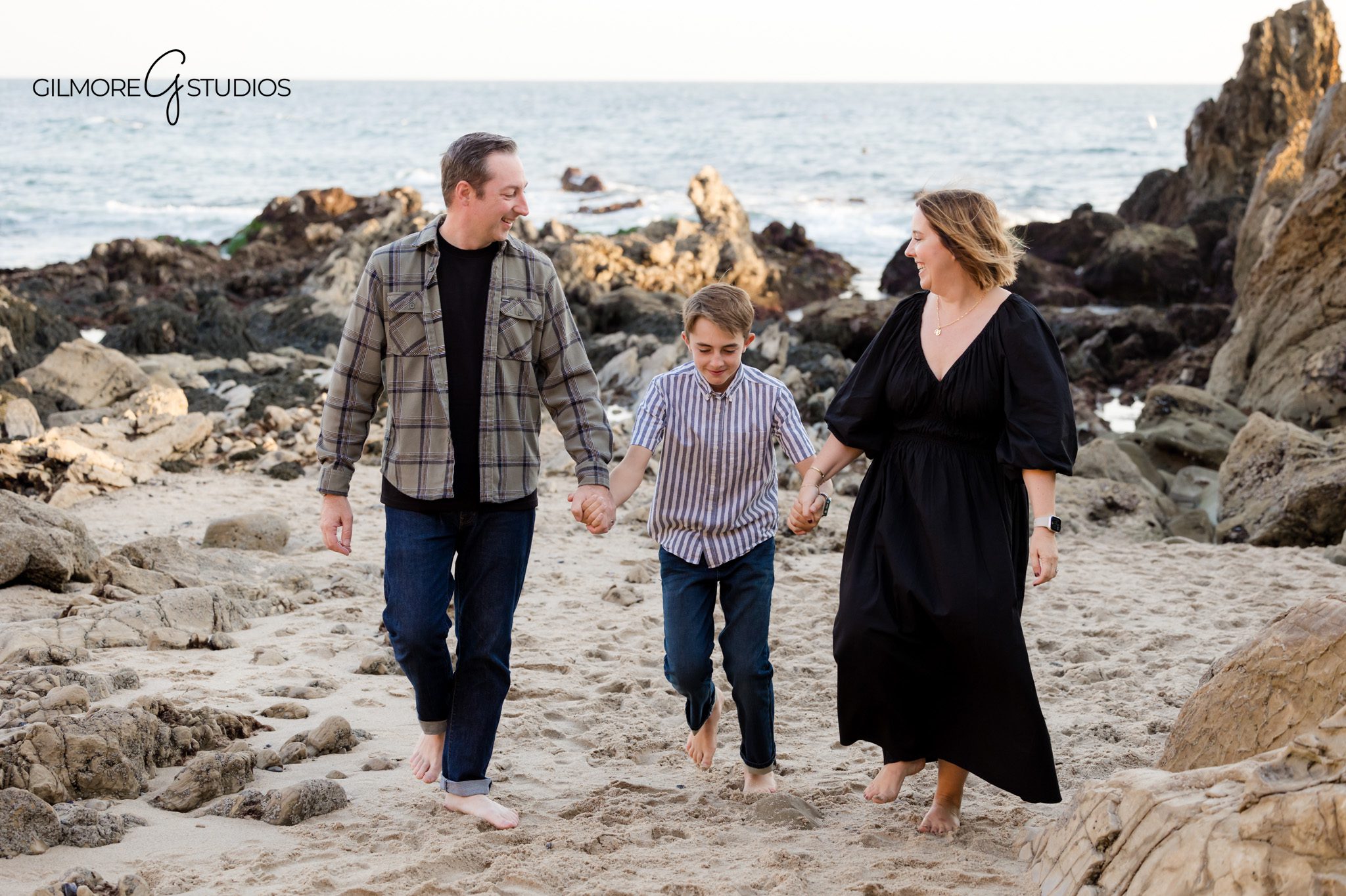 Little Corona CDM family photography session with candid storytelling

Family beach portrait photography at Little Corona CDM in Corona del Mar California