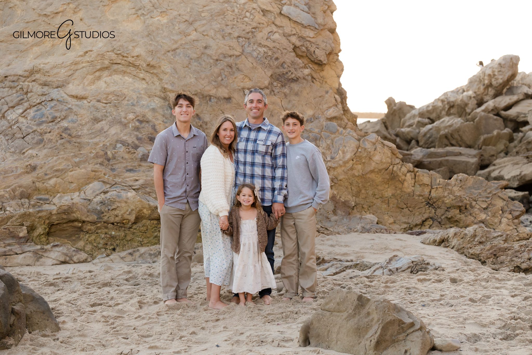 Little Corona Beach family portrait session with ocean and rocky cliffs

Family photography mini session at Little Corona captured by a professional photographer