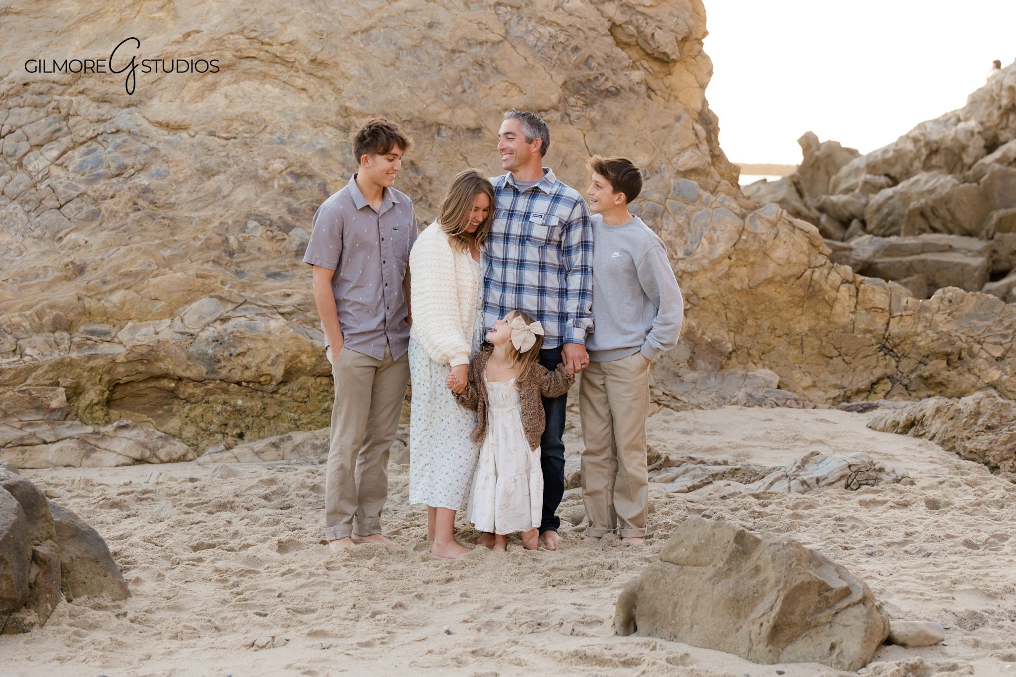 Newport Beach family photographer documenting family connection at Little Corona

Little Corona family mini session with timeless editing style