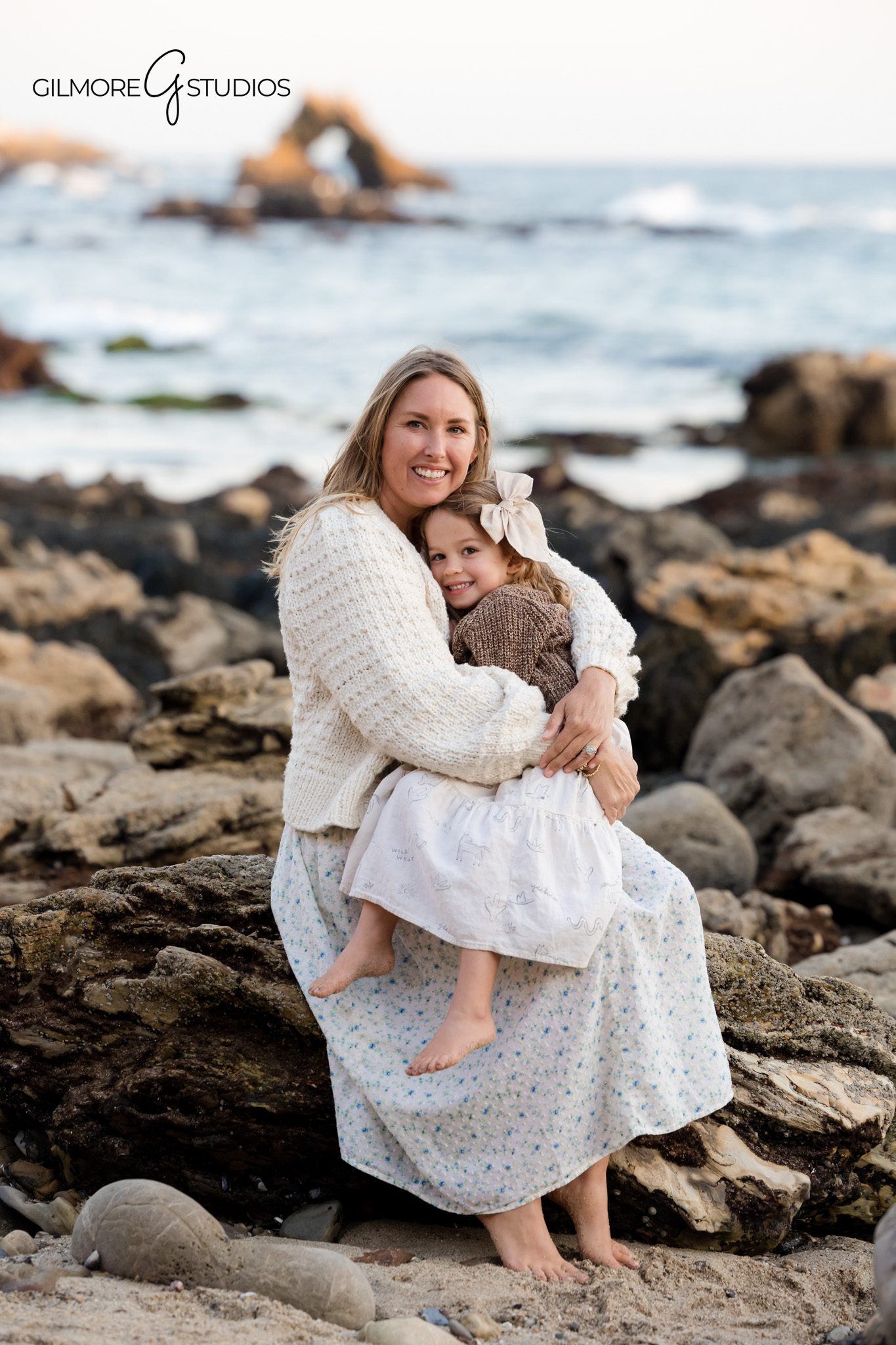 Family photography mini session at Little Corona Beach with scenic cliffs

Newport Beach family photographer creating meaningful family portraits
