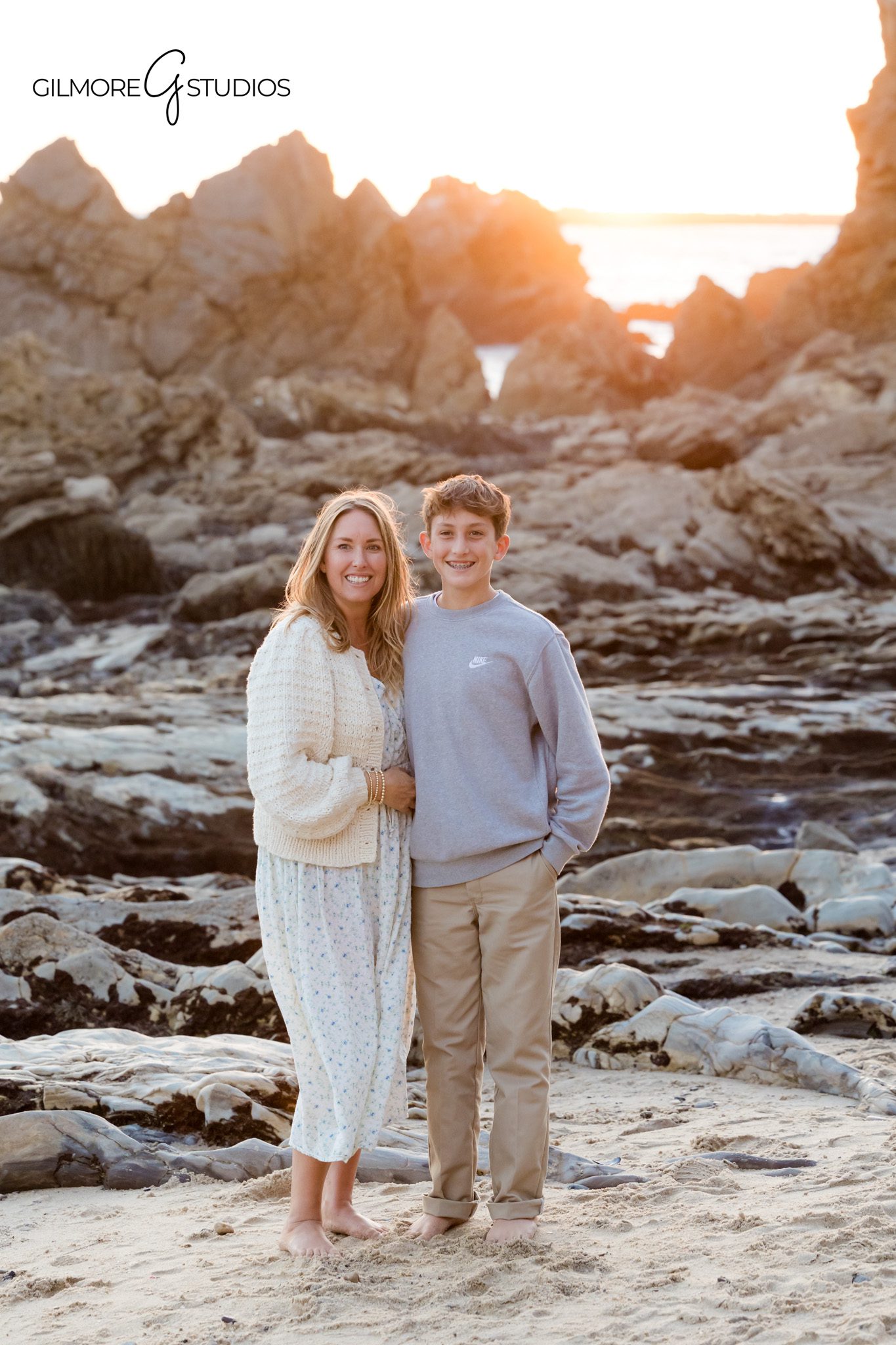 Corona del Mar family photography featuring coastal textures

Little Corona family photography session with natural candid expressions
