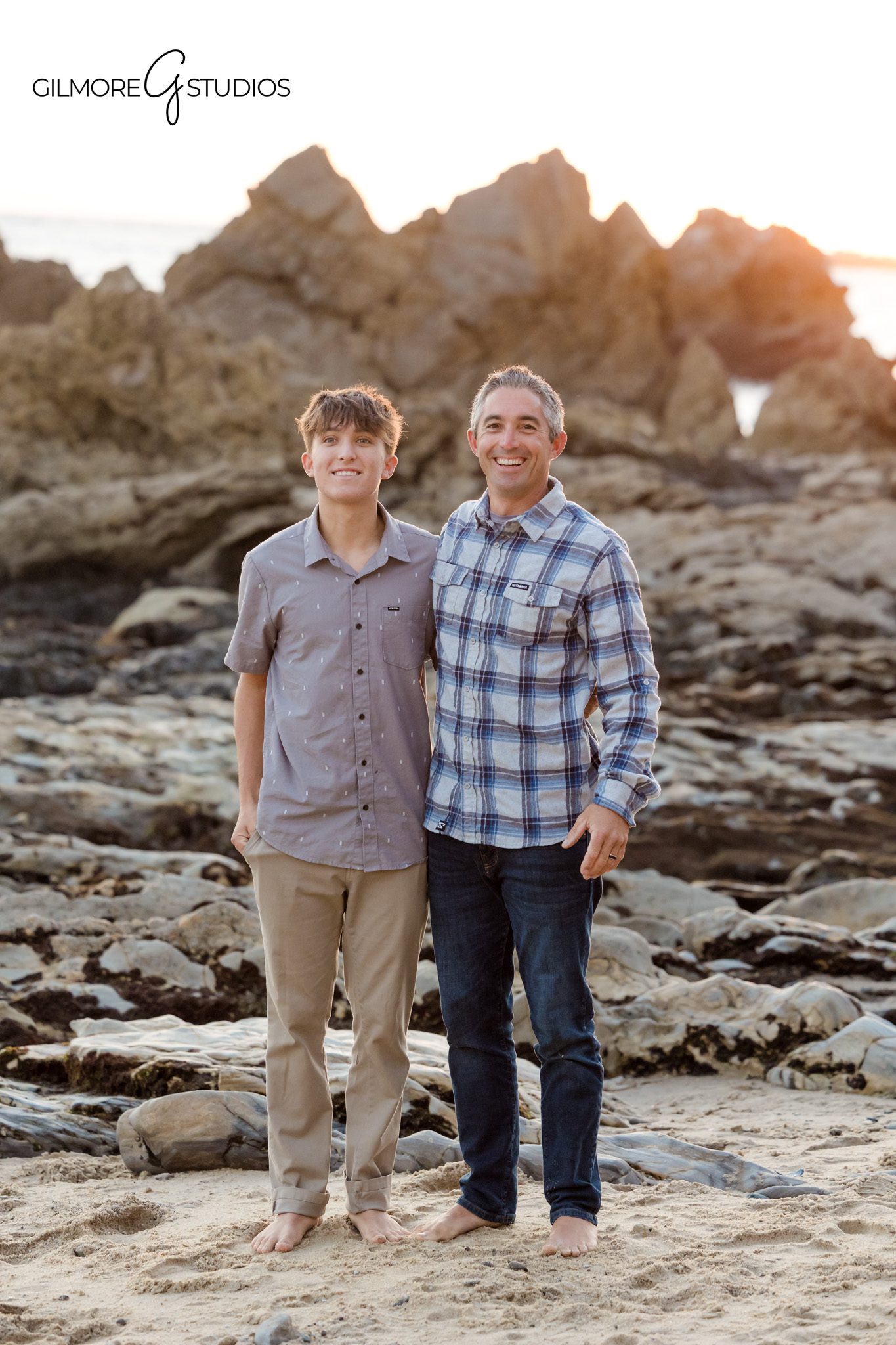 Corona del Mar family photographer photographing parents and children together

Little Corona Beach family portrait photography with timeless style