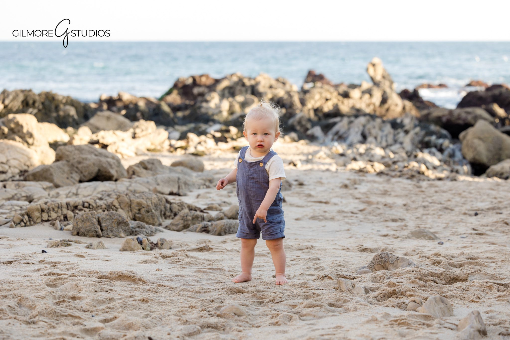 Little Corona Beach family portrait session with soft colors and natural posing

Family photography session at Little Corona Beach in Newport Beach with ocean views