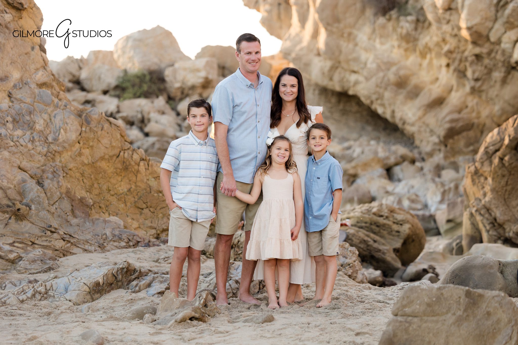 Newport Beach family photographer capturing joyful family interaction quickly

Corona del Mar family beach mini session with relaxed posing