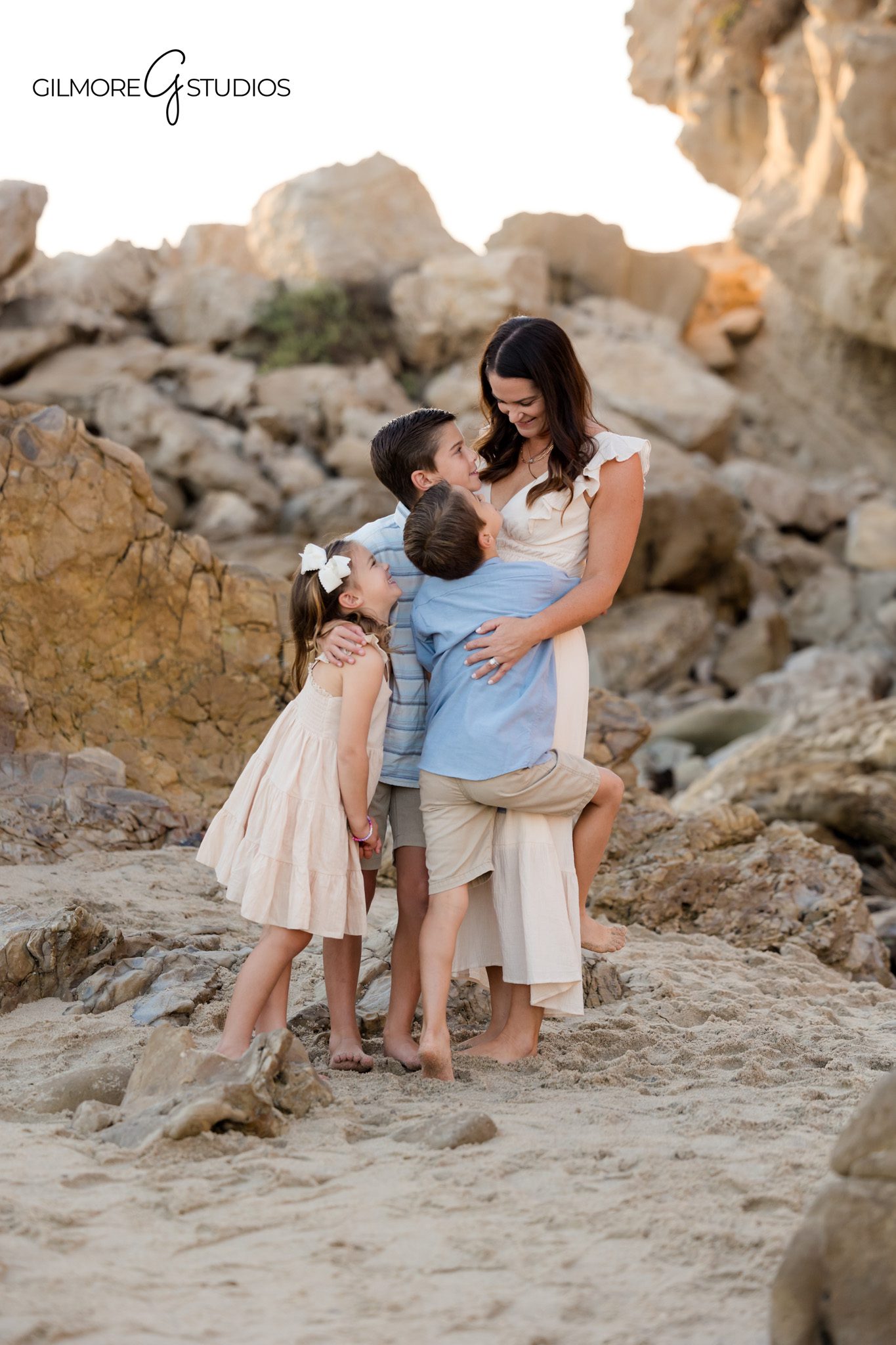 Little Corona Beach family portrait photography with timeless coastal style

Family beach mini session in Corona del Mar with neutral outfits