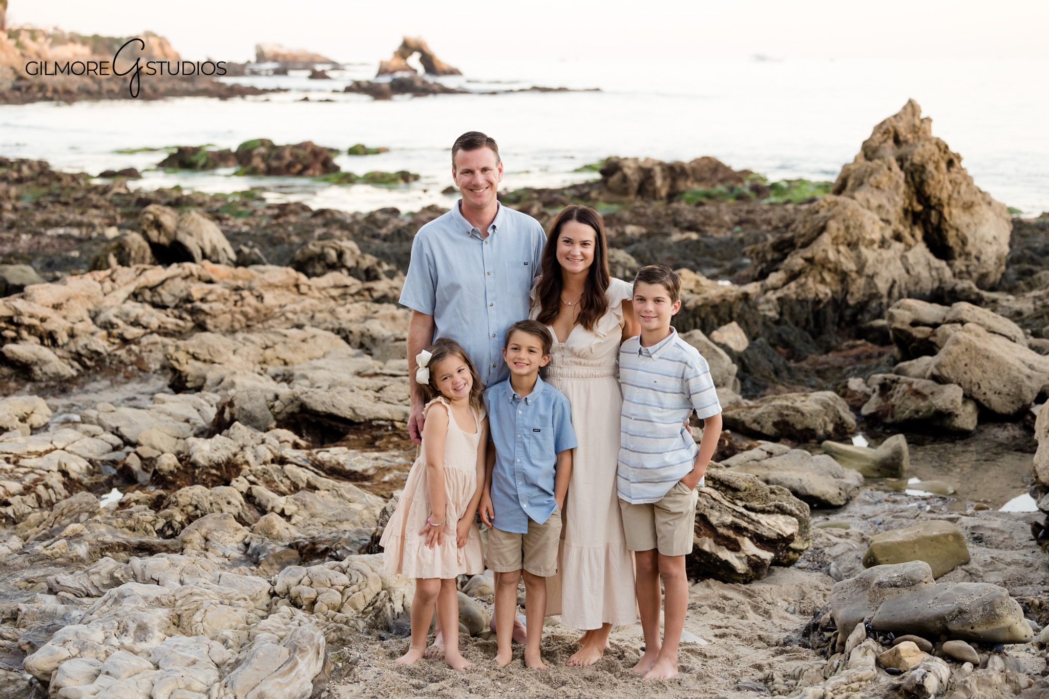 Little Corona family photography mini featuring parents and young children

Beach family portrait photography mini at Little Corona by a professional photographer