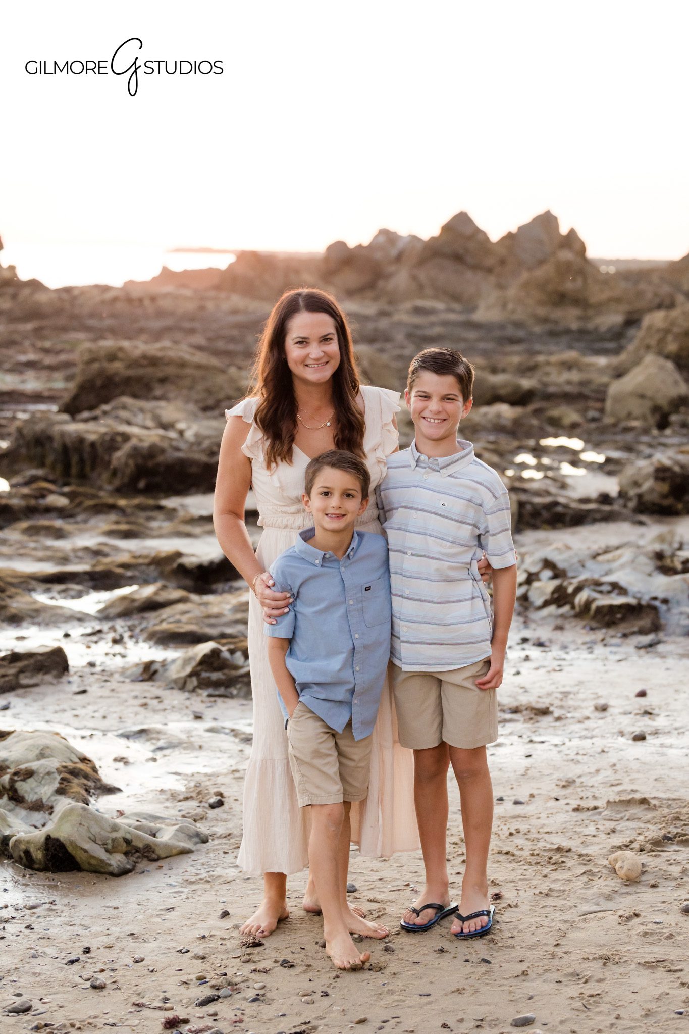 Newport Beach family photographer photographing family connection at Little Corona

Little Corona family mini photoshoot with timeless editing style