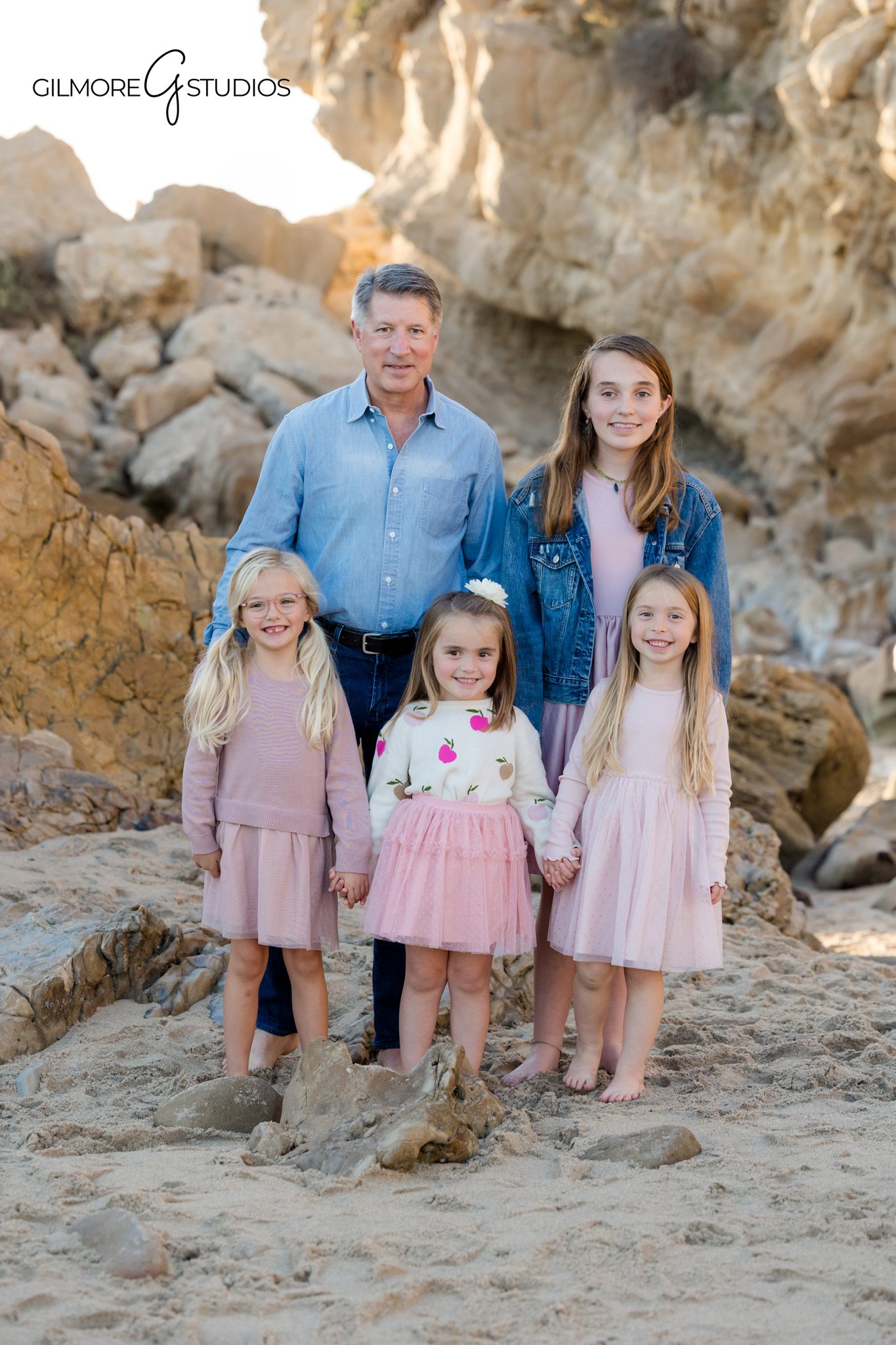 Little Corona Beach family photos photographed by a professional family photographer

Newport Beach family photography mini session at Little Corona with ocean backdrop
