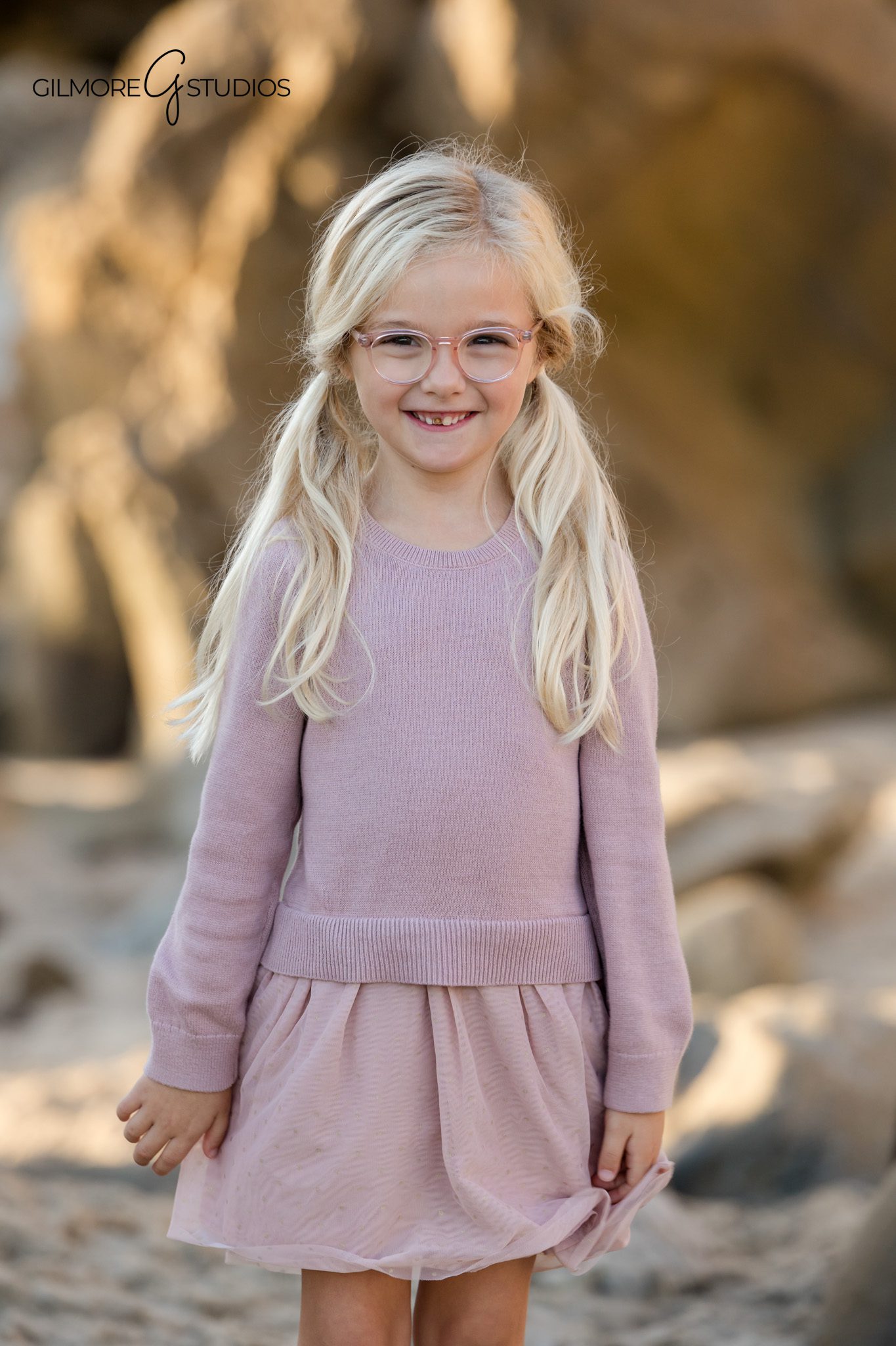 Newport Beach family photography mini session captured at Little Corona Beach

Corona del Mar family coastal portraits photographed during a mini session