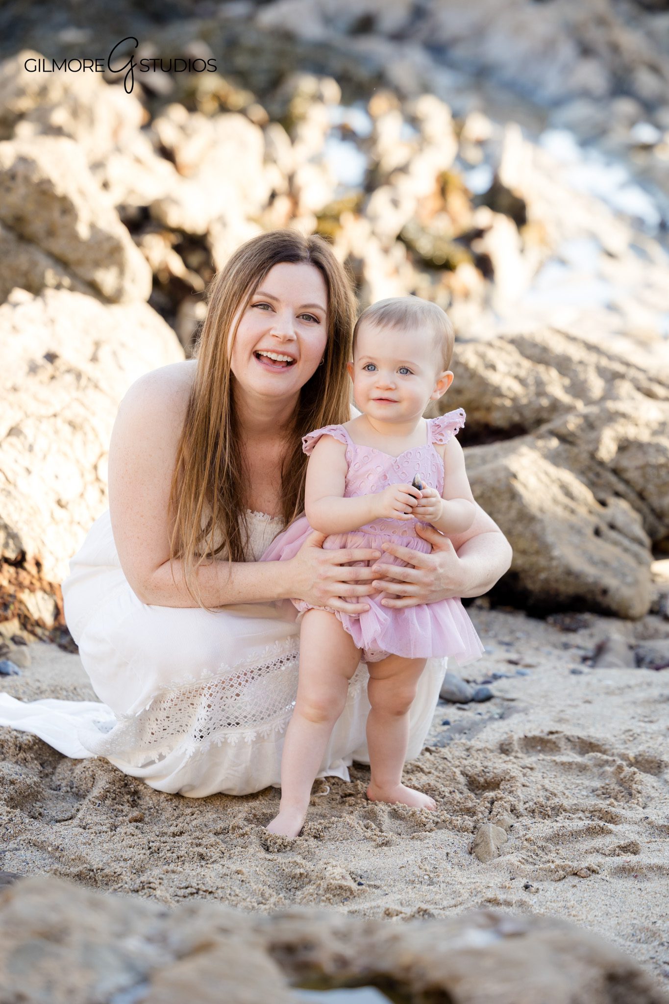 Newport Beach family photography session captured during a quick beach mini

Corona del Mar family portraits photographed at Little Corona Beach
