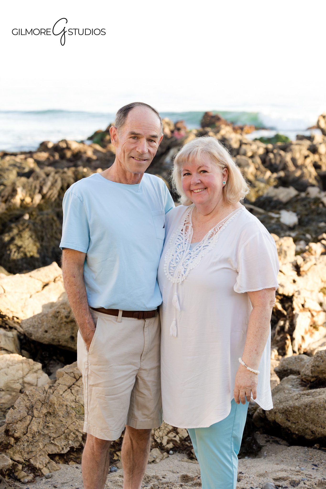 Newport Beach family photographer photographing family connection at Little Corona

Little Corona family mini photoshoot with timeless editing style