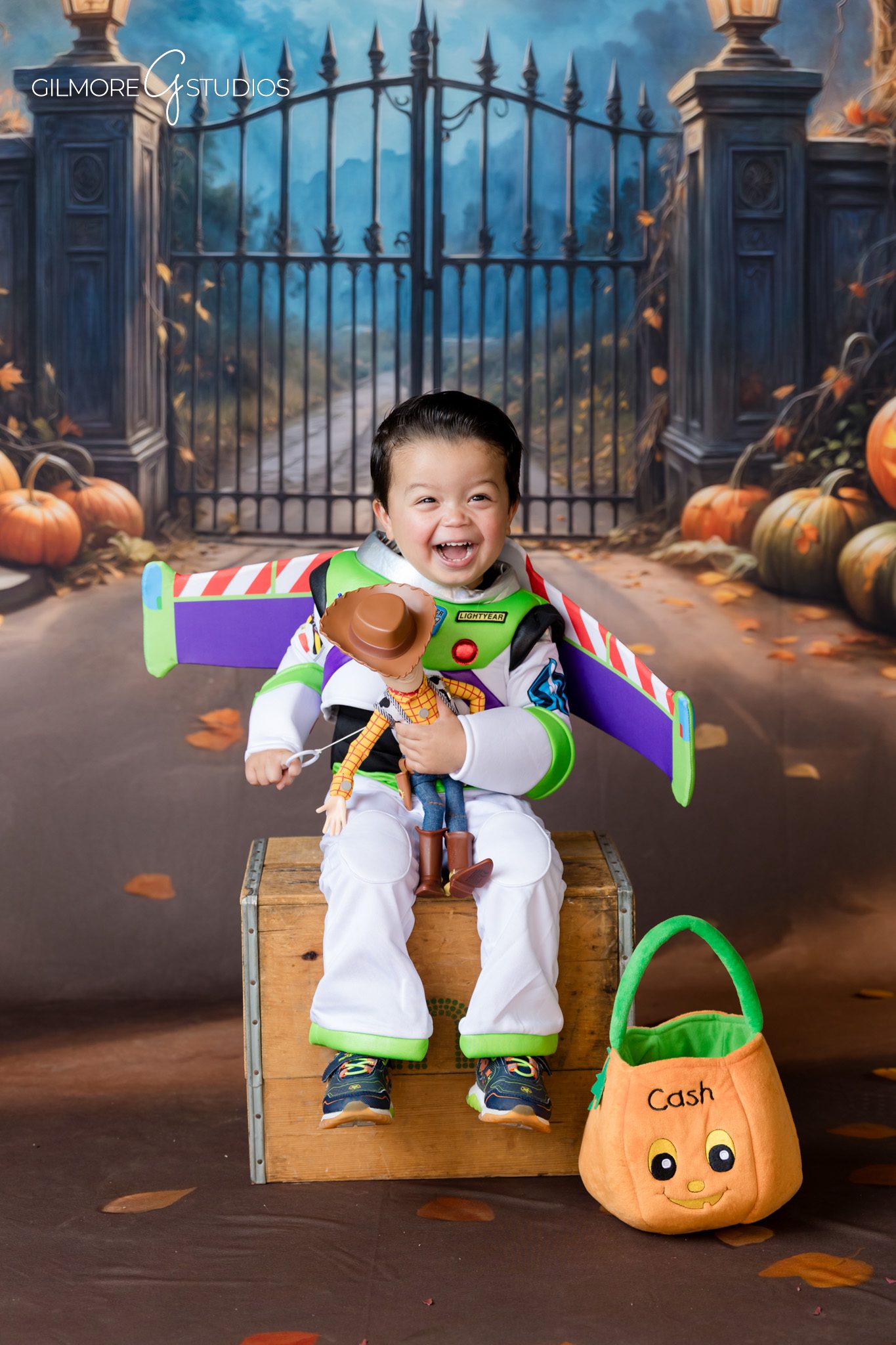 Halloween family photography capturing joyful child expressions in costume
Studio mini session photography showcasing Halloween themed portraits