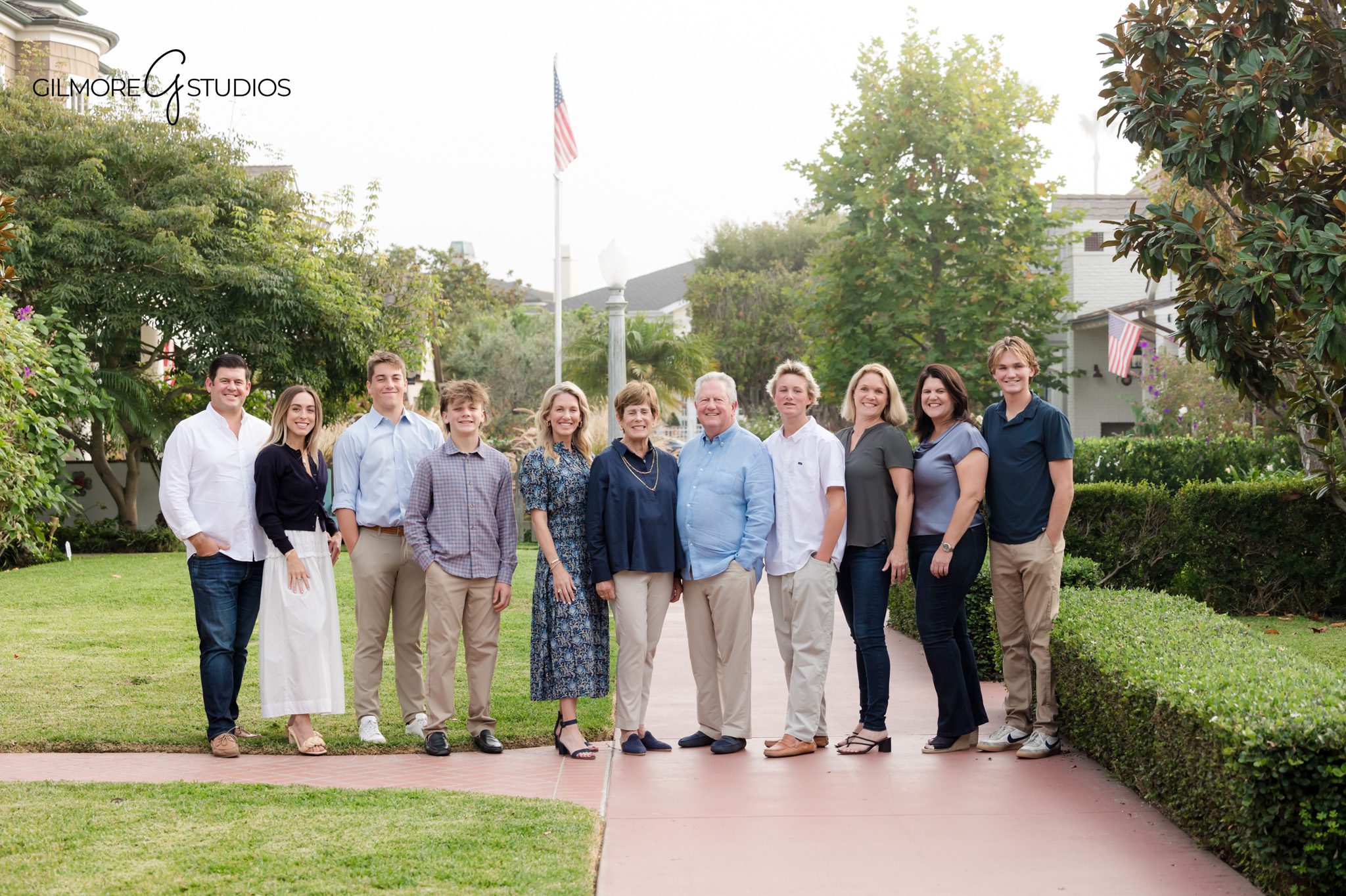 Multi generational family photography session with natural interaction

Balboa Peninsula extended family holiday portraits with timeless editing